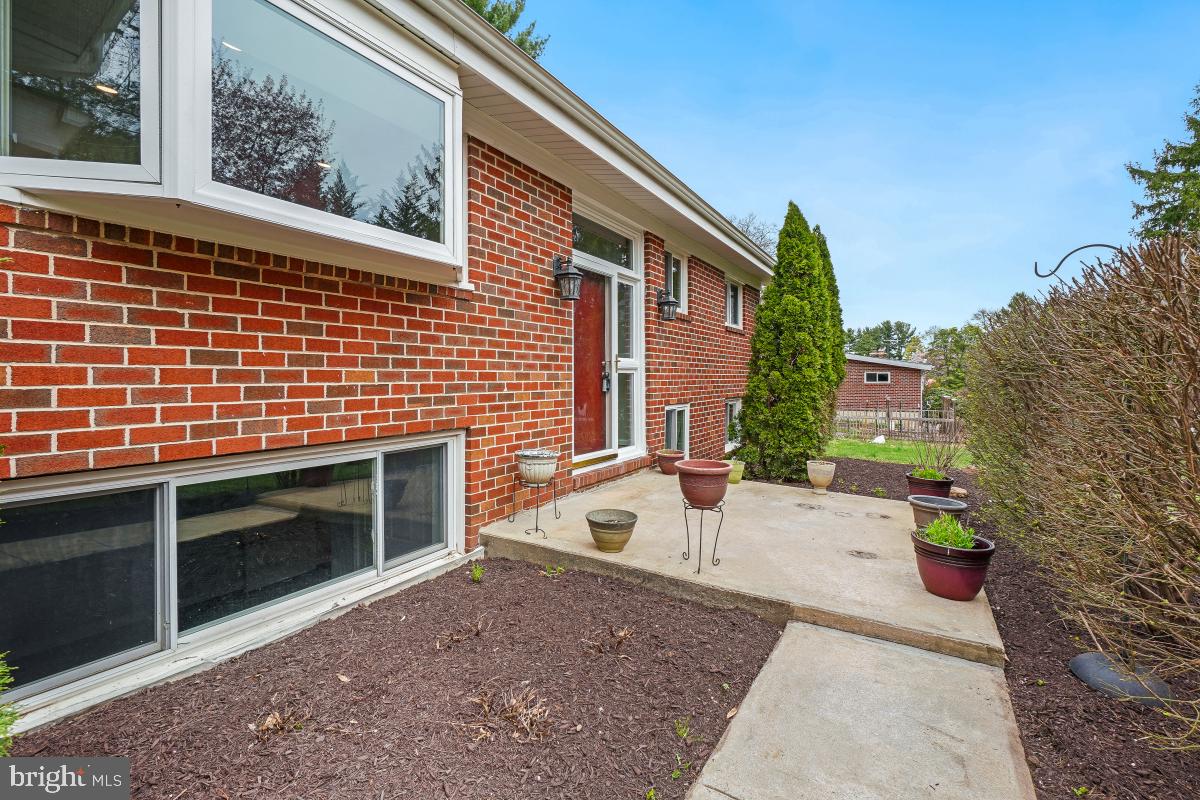 LONG MEADOWS - Residential