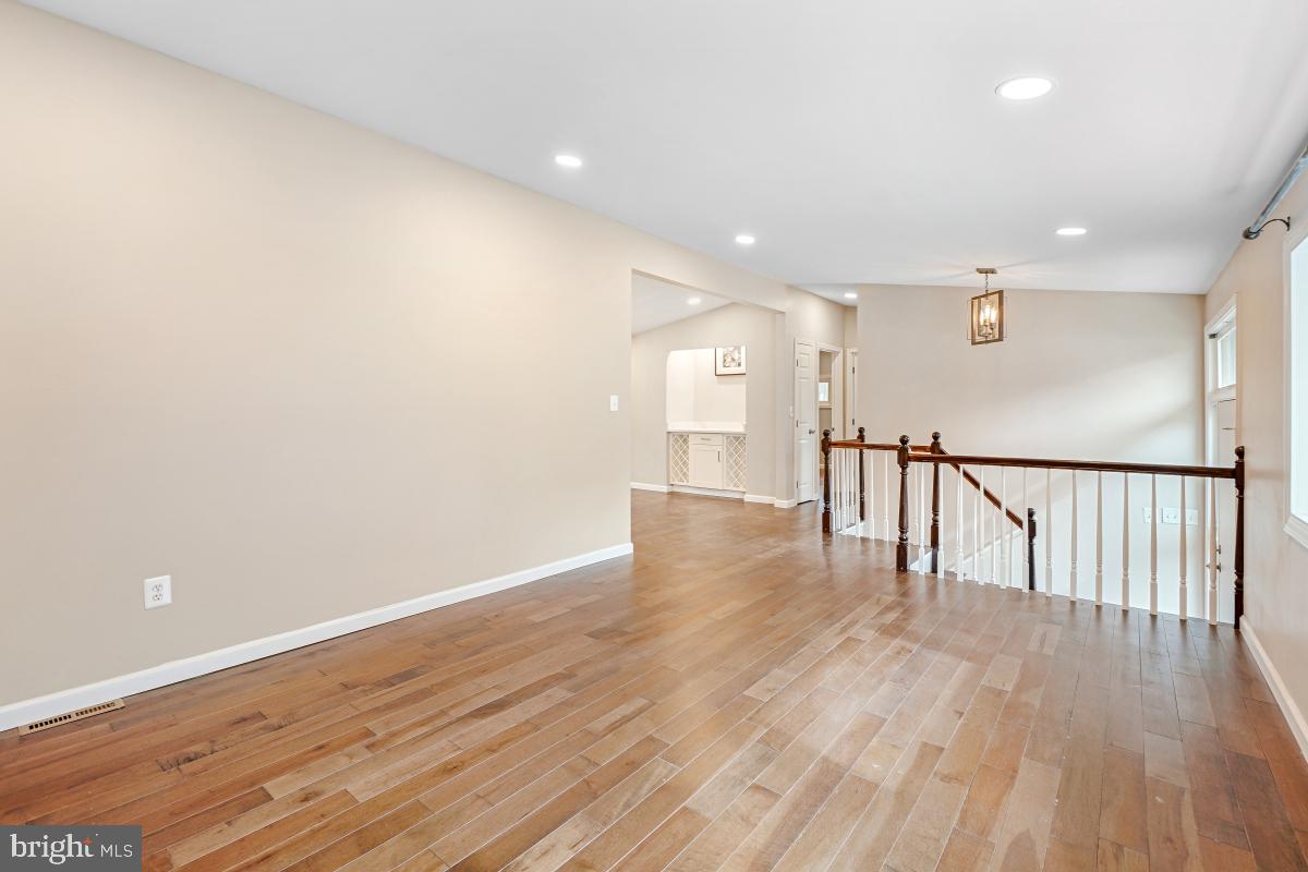 LONG MEADOWS - Residential