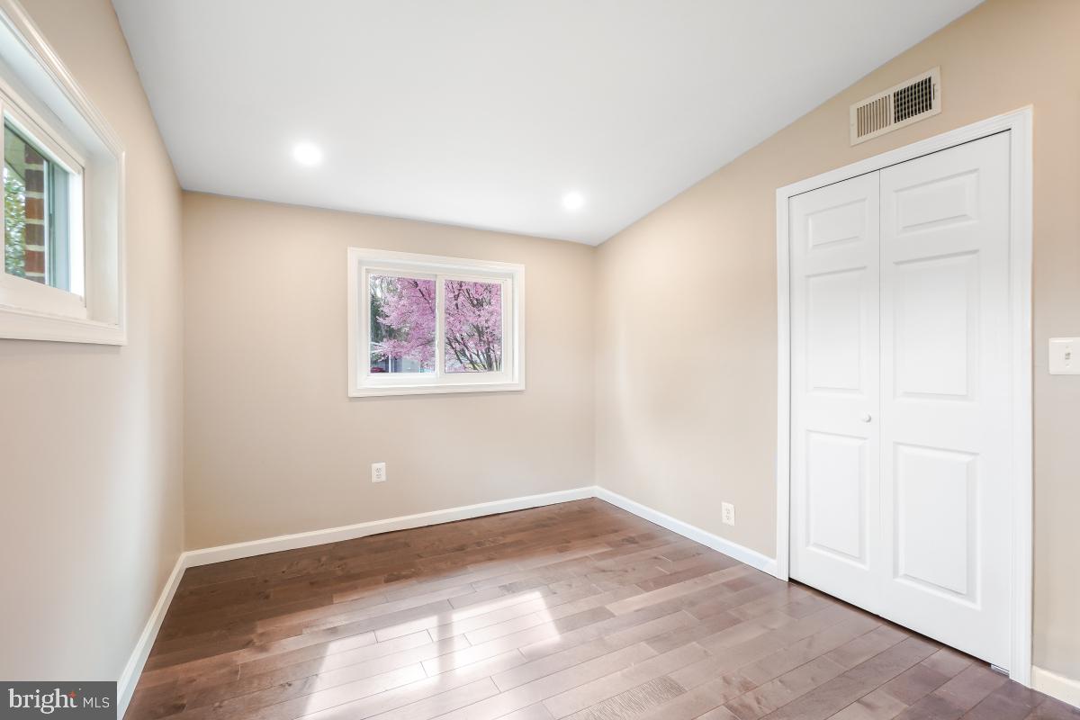 LONG MEADOWS - Residential