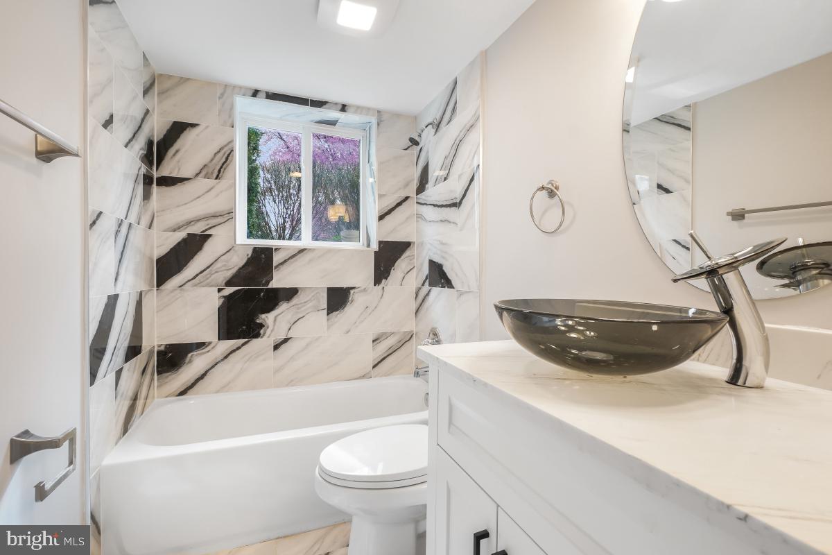 LONG MEADOWS - Residential