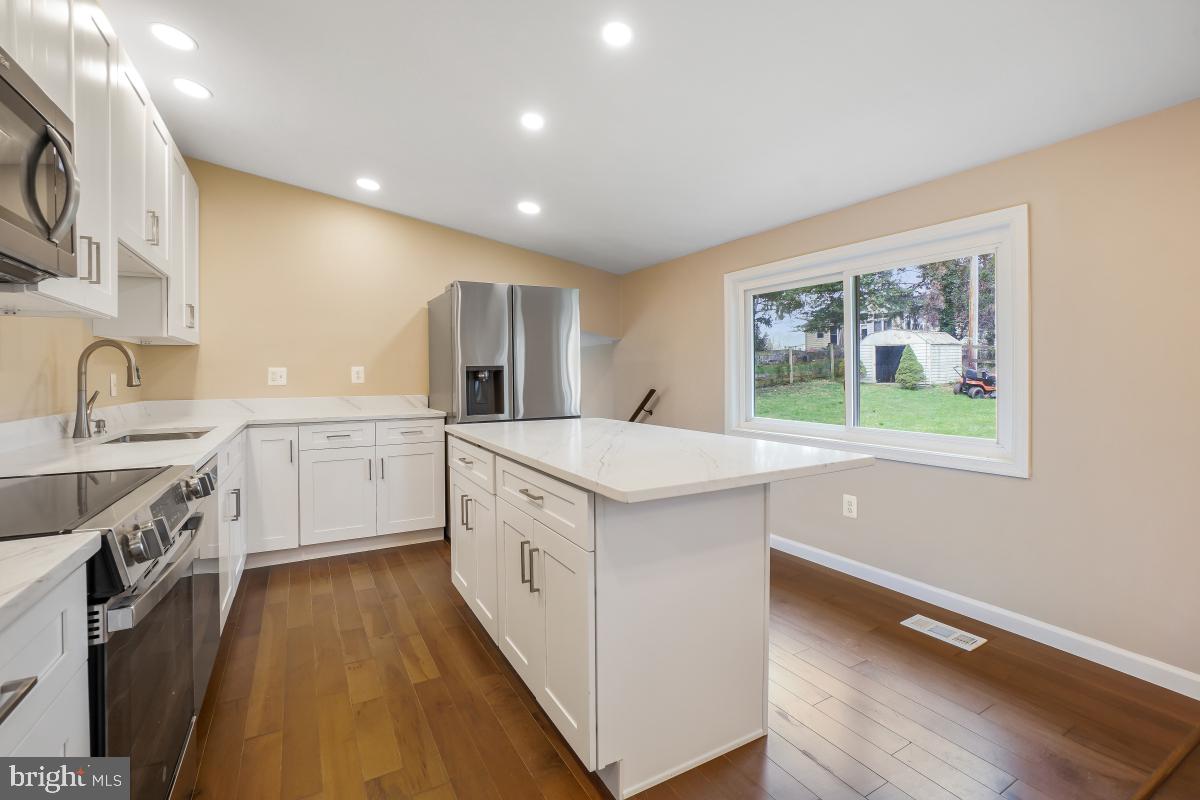 LONG MEADOWS - Residential