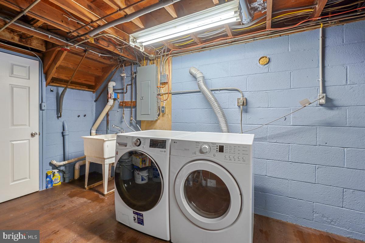 LONG MEADOWS - Residential