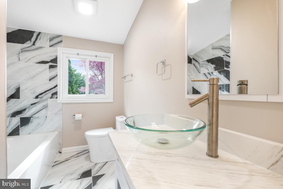 LONG MEADOWS - Residential