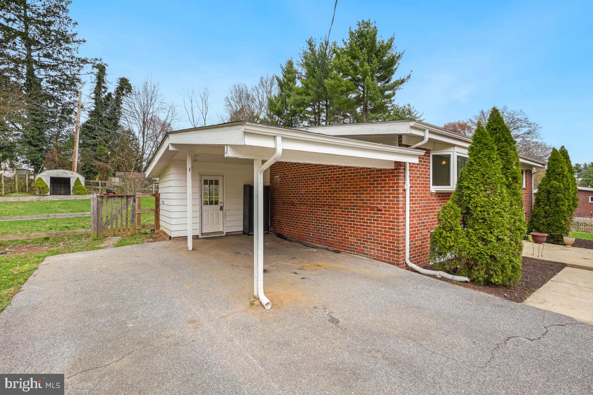 LONG MEADOWS - Residential