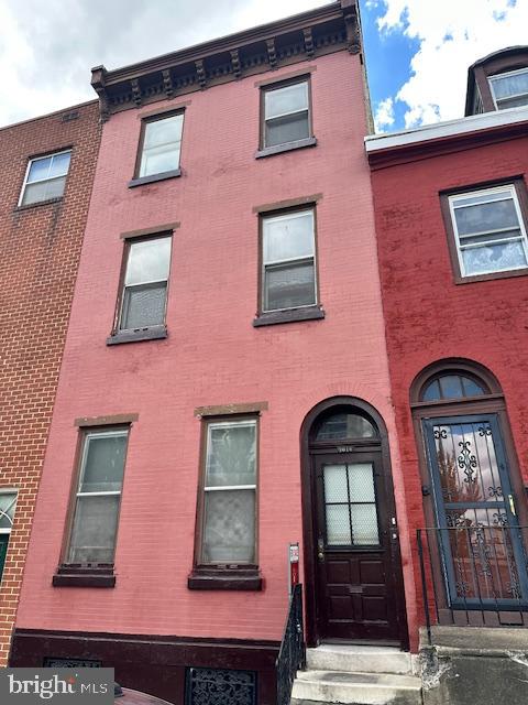 Investor Special – Prime Center City Conversion Opportunity!
Elevate your investment portfolio with this expansive, historic 7-bedroom, 1-bath townhouse at 1016 Winter Street, nestled in the heart of Chinatown, Center City Philadelphia.
This spacious 2,670 sq ft property (built 1925) boasts solid masonry construction and CMX-3 zoning—ideal for restructuring into multi-family or mixed-use units. All utilities are in place: natural gas hot water heating and electric window-unit air conditioning.