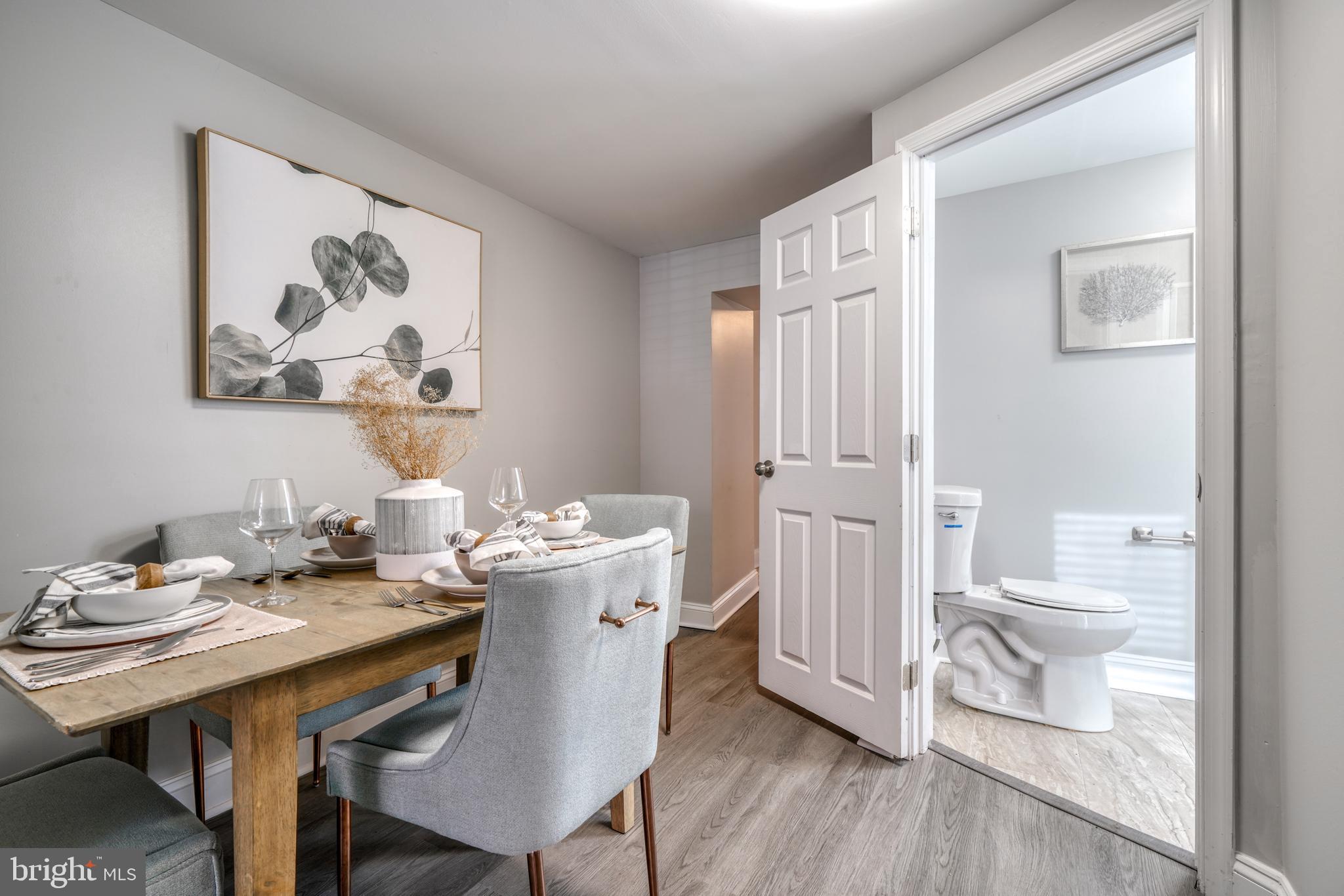 HOLLINS MARKET - Residential