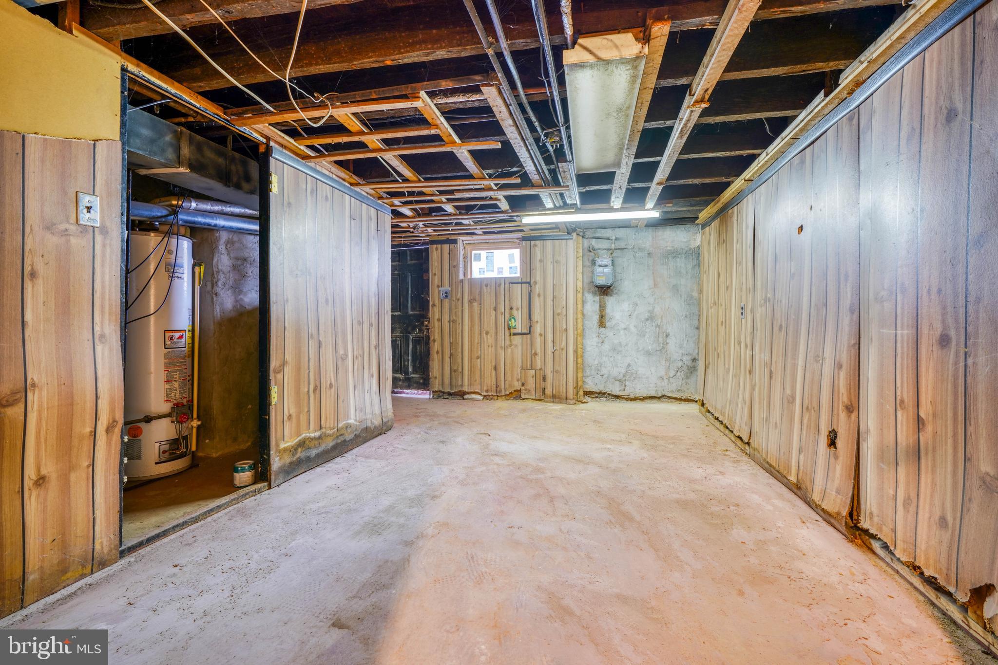 HOLLINS MARKET - Residential