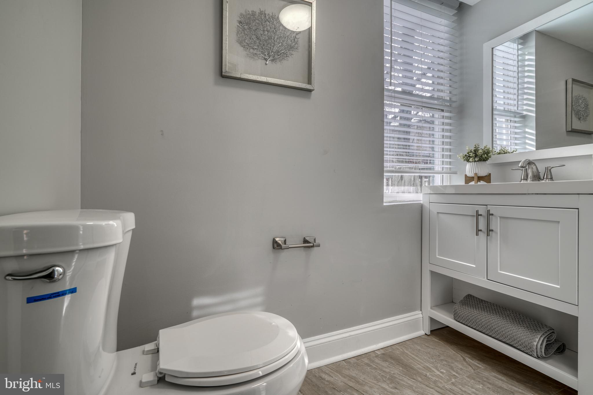 HOLLINS MARKET - Residential