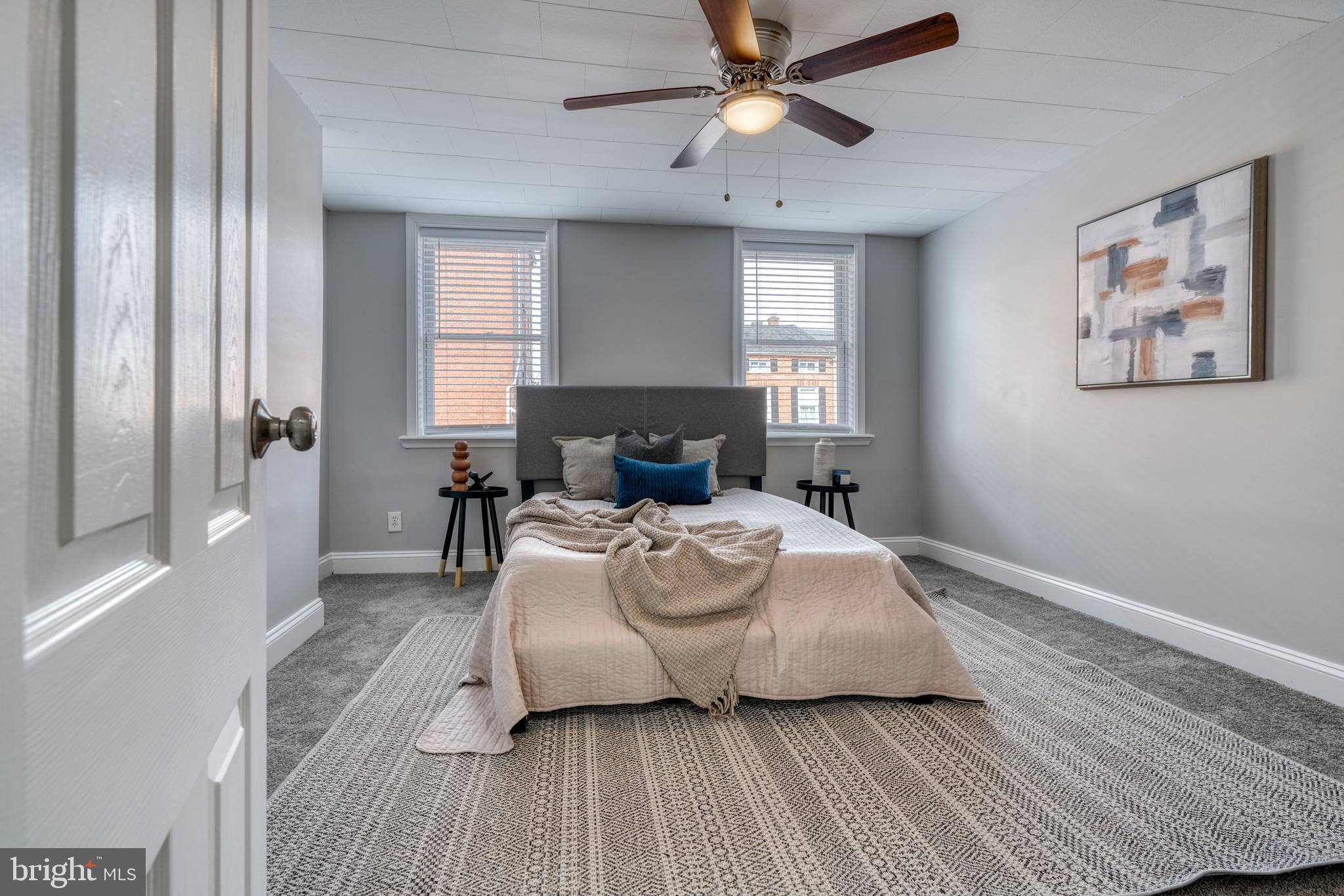 HOLLINS MARKET - Residential