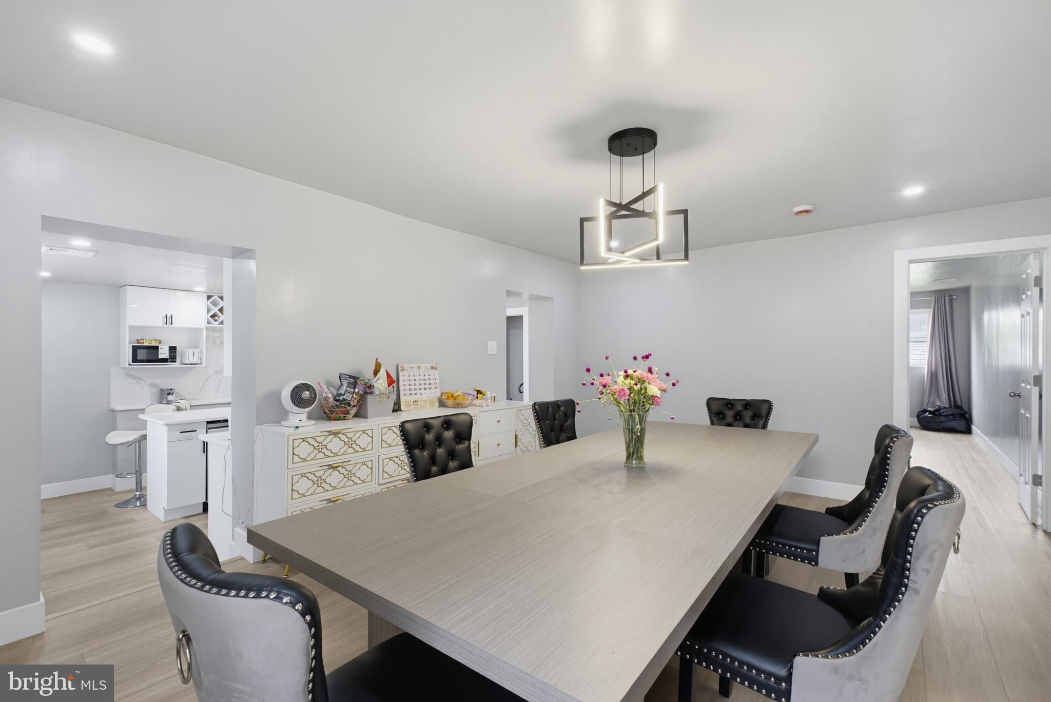 737 WOODBROOK LANE