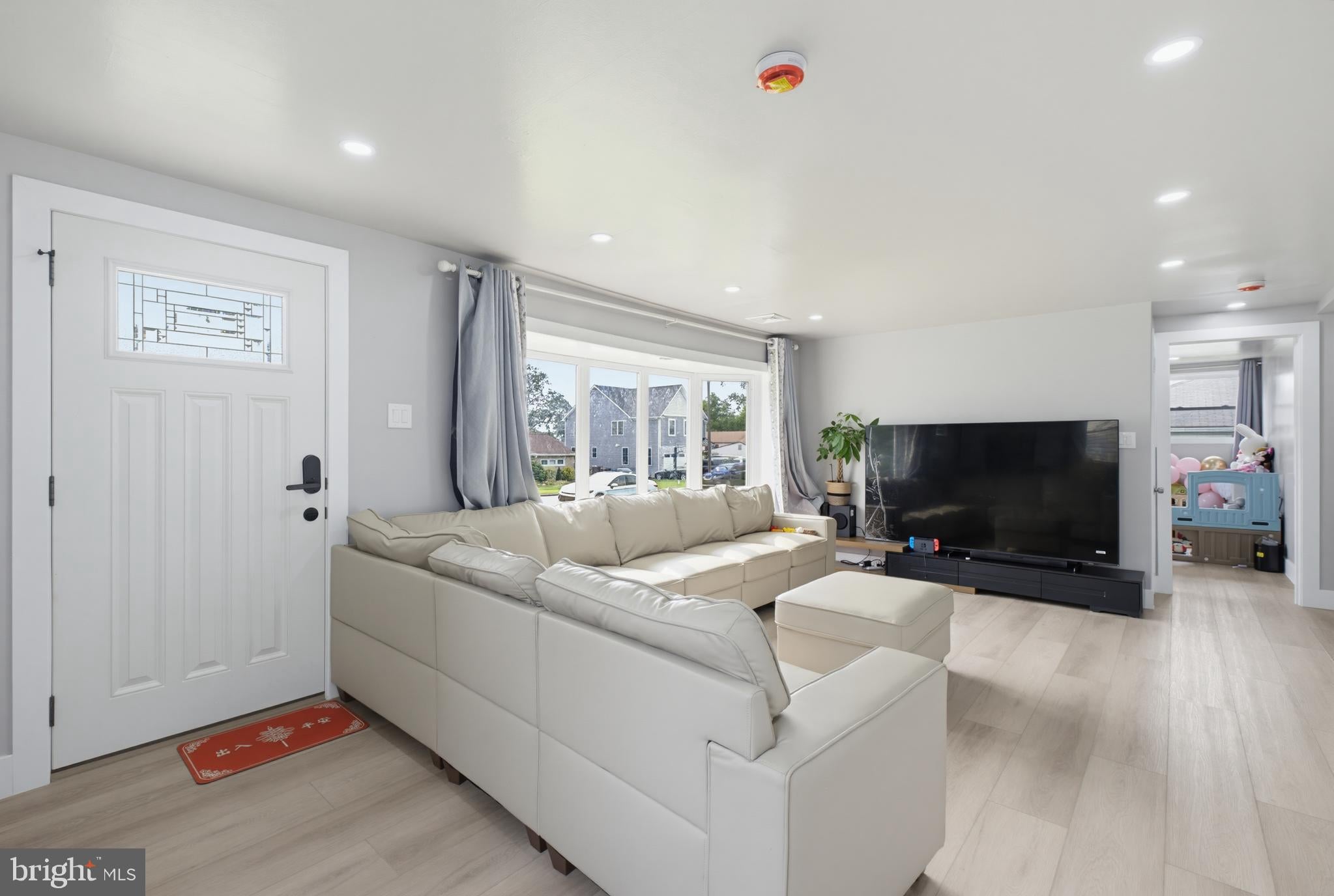737 WOODBROOK LANE