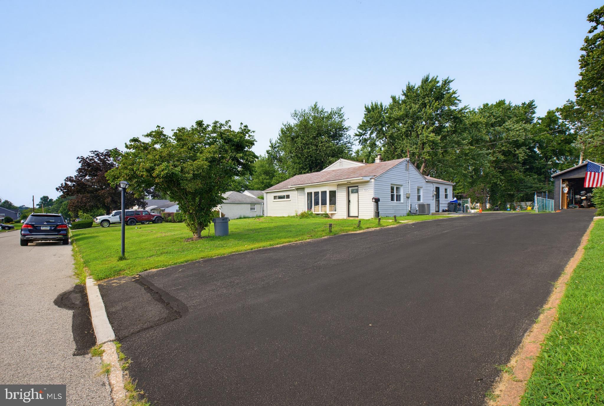 737 WOODBROOK LANE
