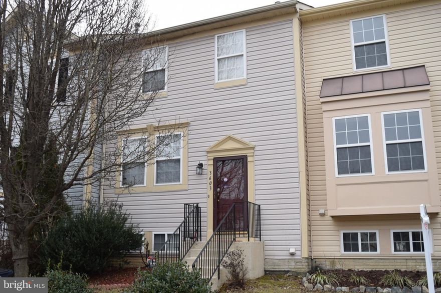 Well maintained, nice cozy 3 bedroom and 2.5 bathroom * Hardwood floor in the main level *Sunny kitchen * Granite counter top * Finished basement with a full bathroom * Walkout basement* Fenced Yard * Good size deck