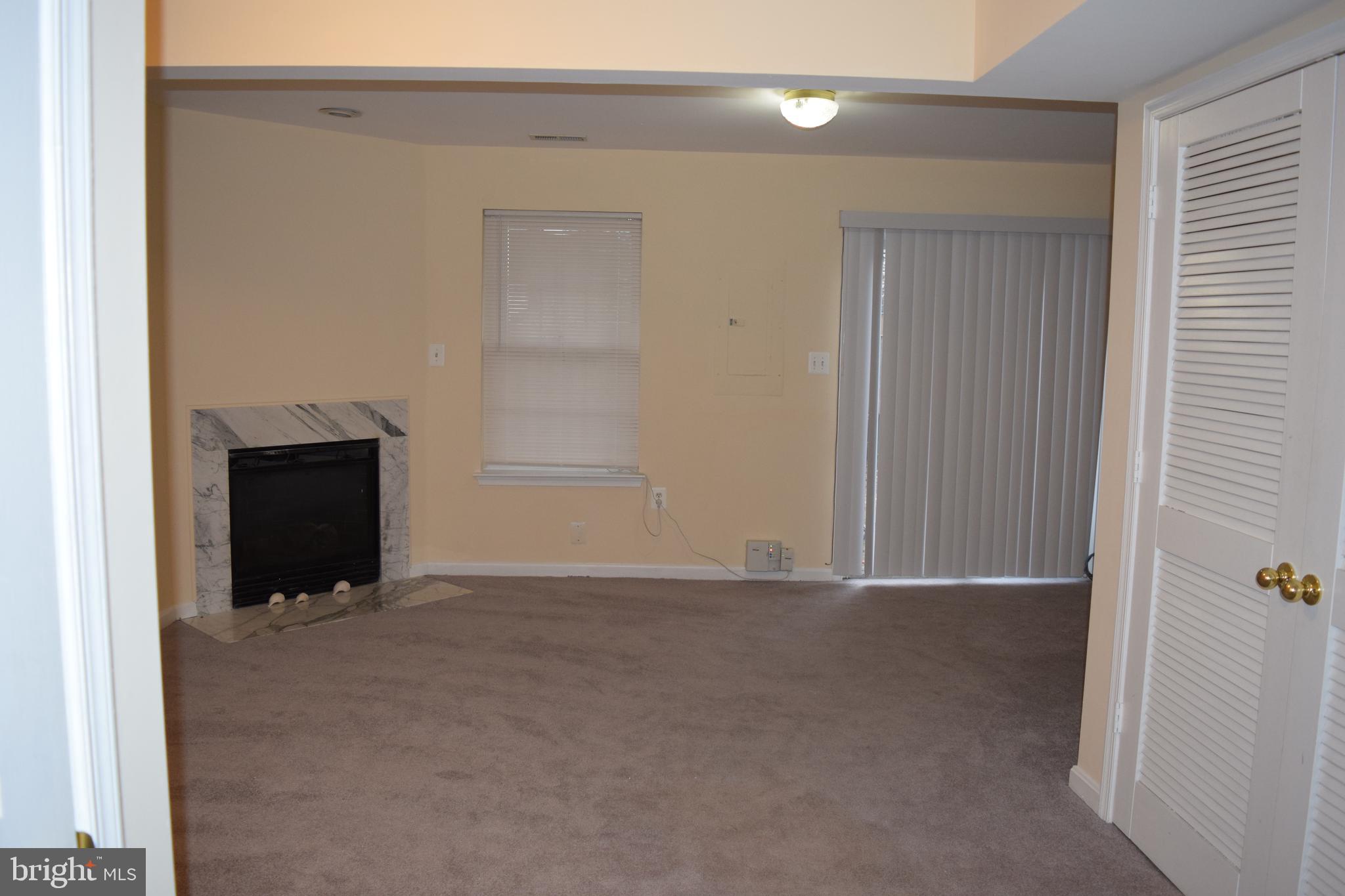 COLONY SQUARE- RSB PT PA - Residential Lease