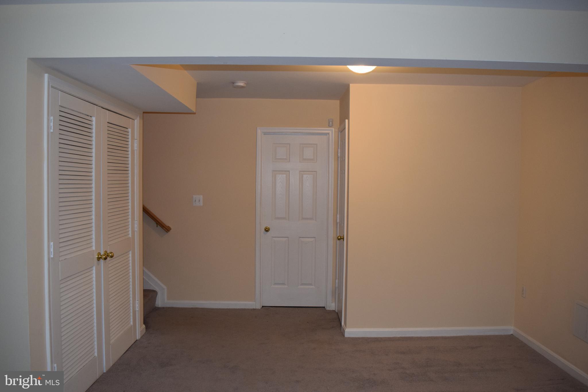 COLONY SQUARE- RSB PT PA - Residential Lease