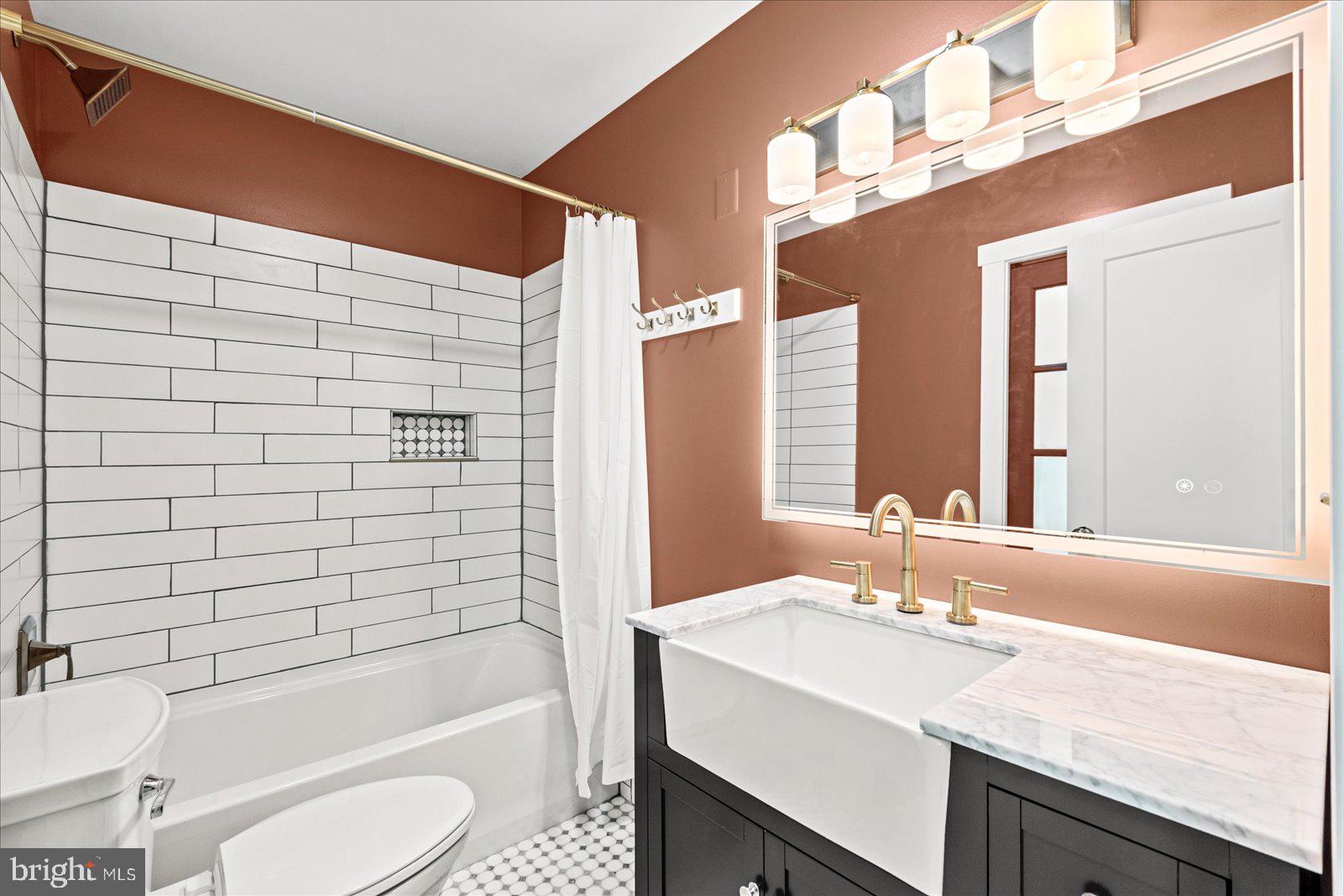 GRAFTON VILLAGE - Residential