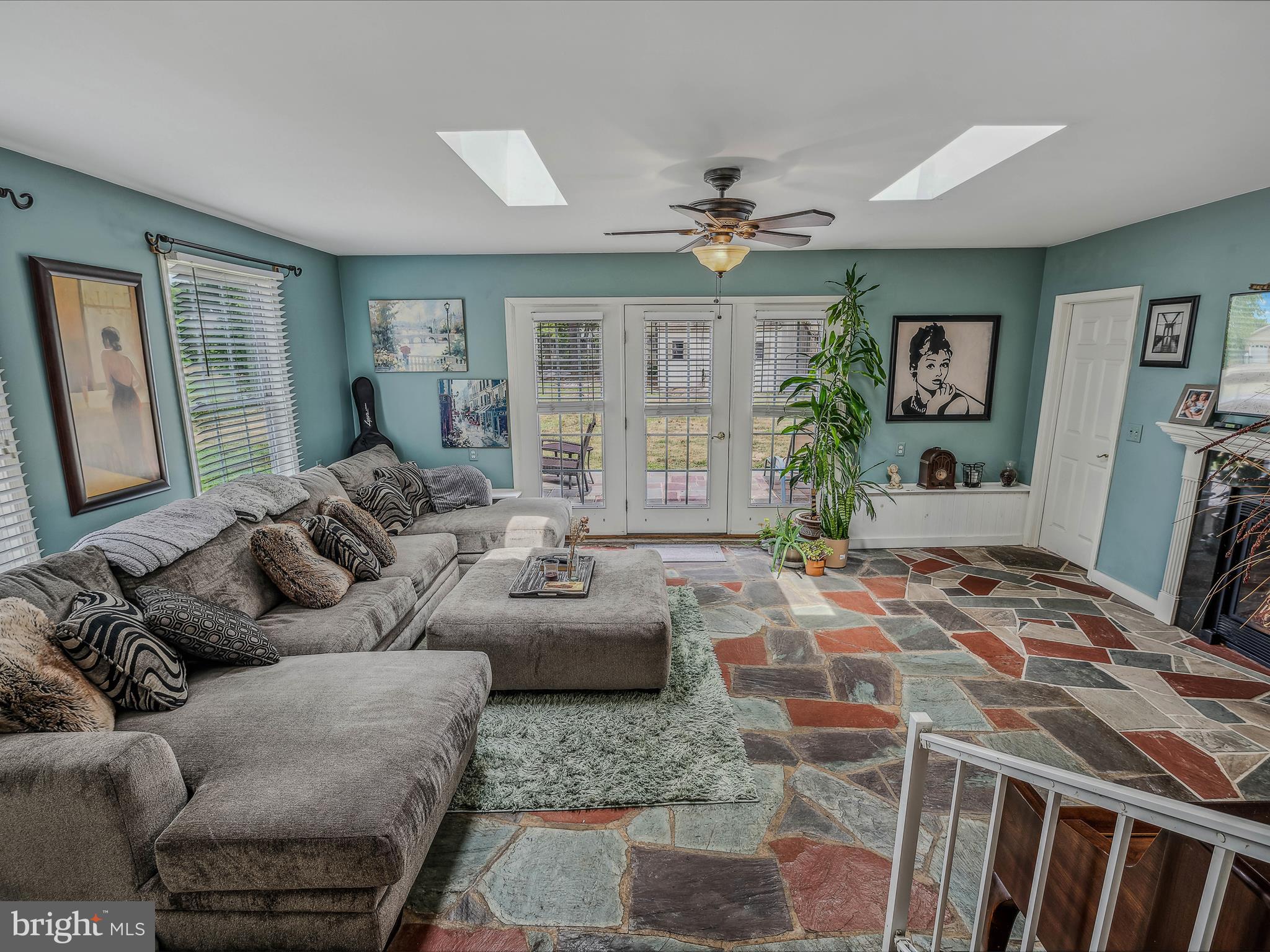 MEADOWBROOK - Residential