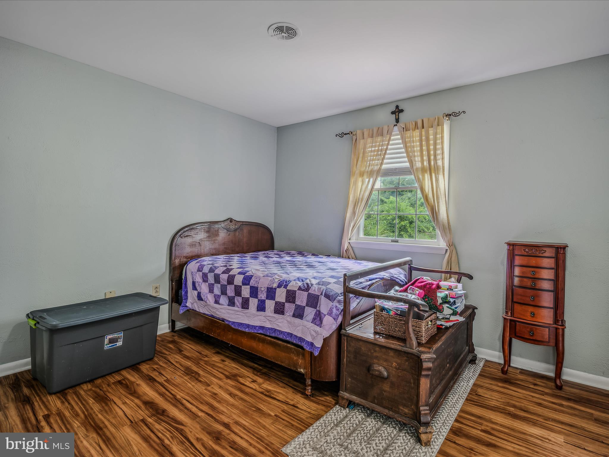 MEADOWBROOK - Residential