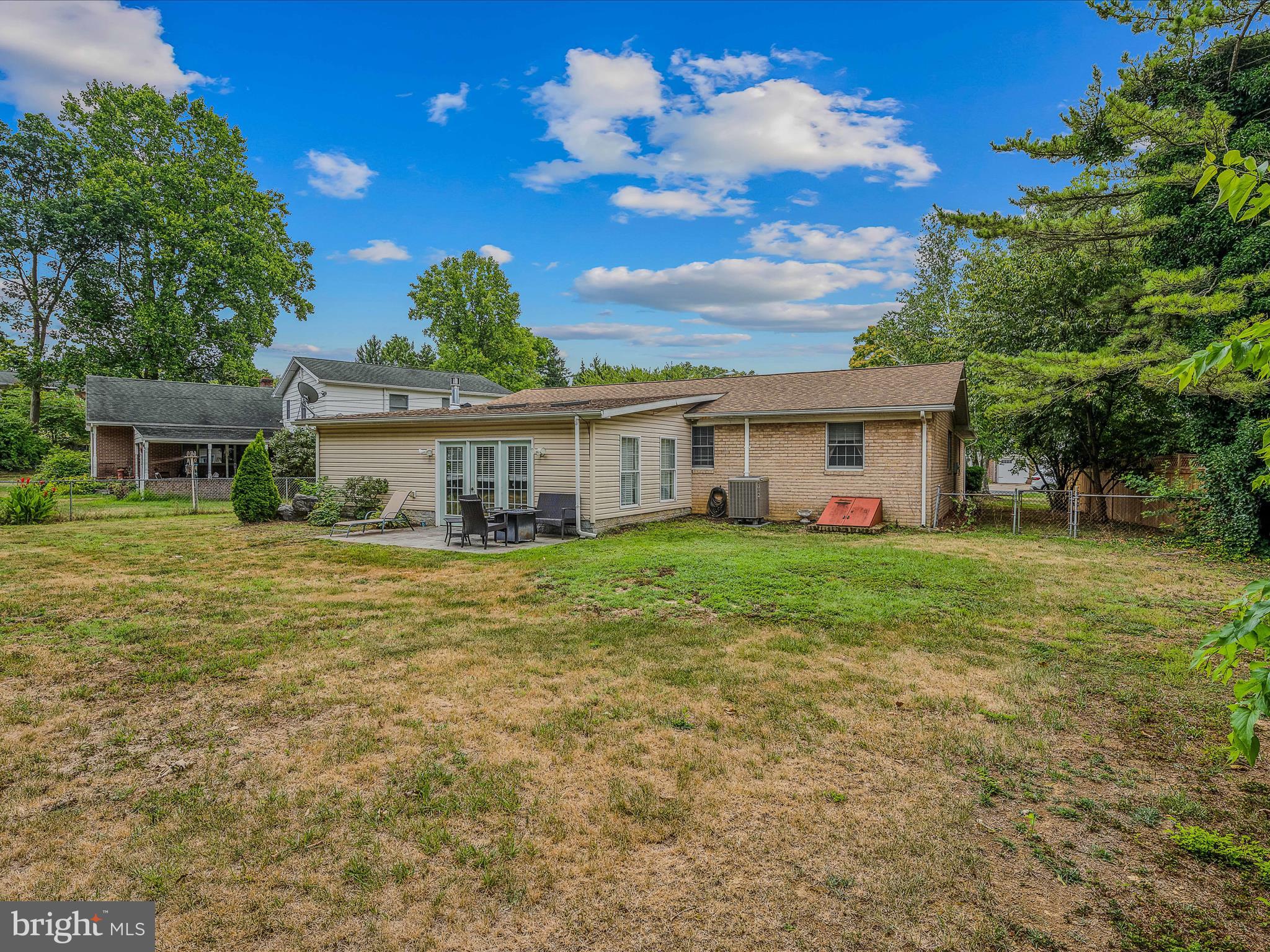 MEADOWBROOK - Residential