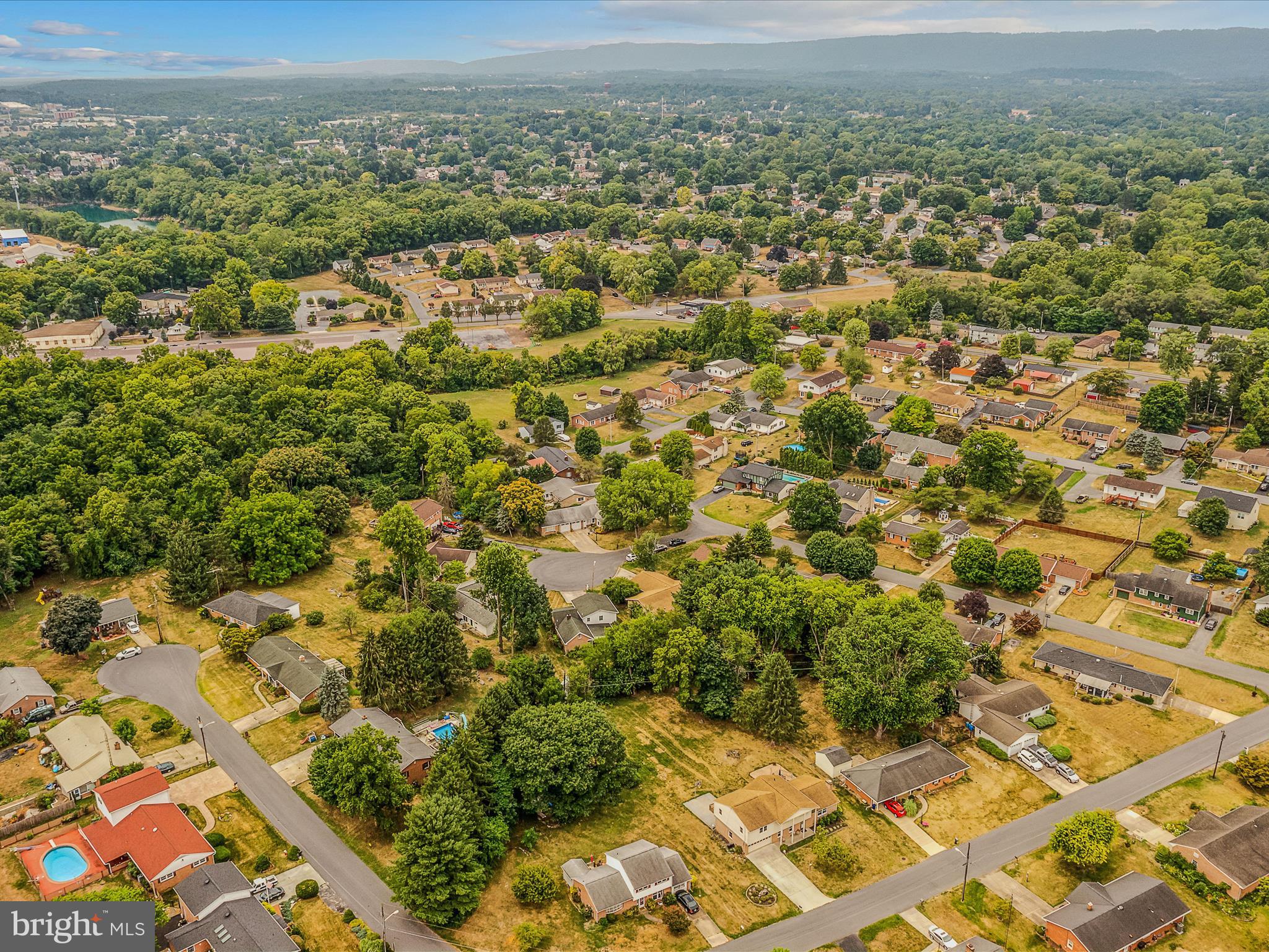 MEADOWBROOK - Residential
