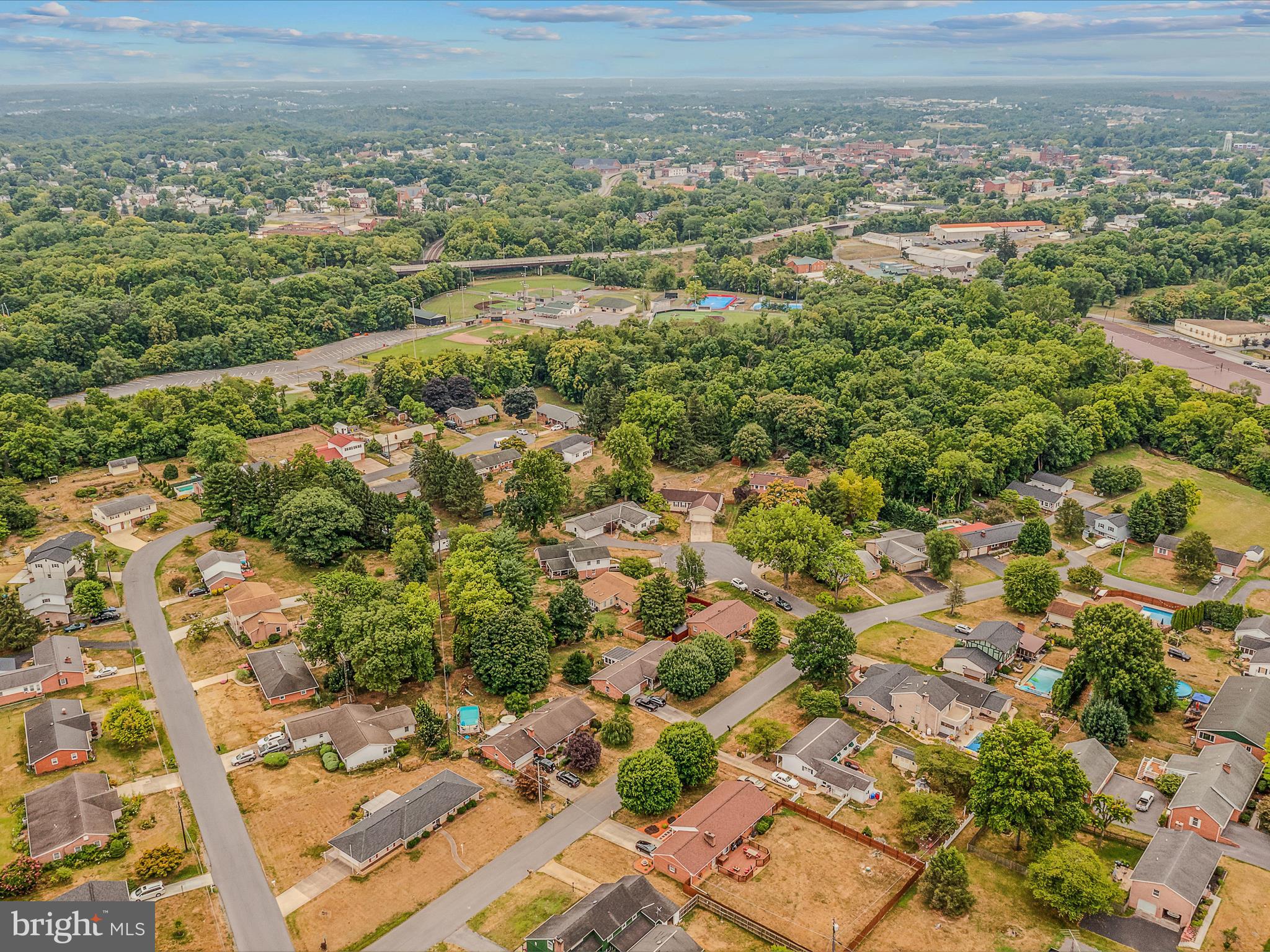 MEADOWBROOK - Residential