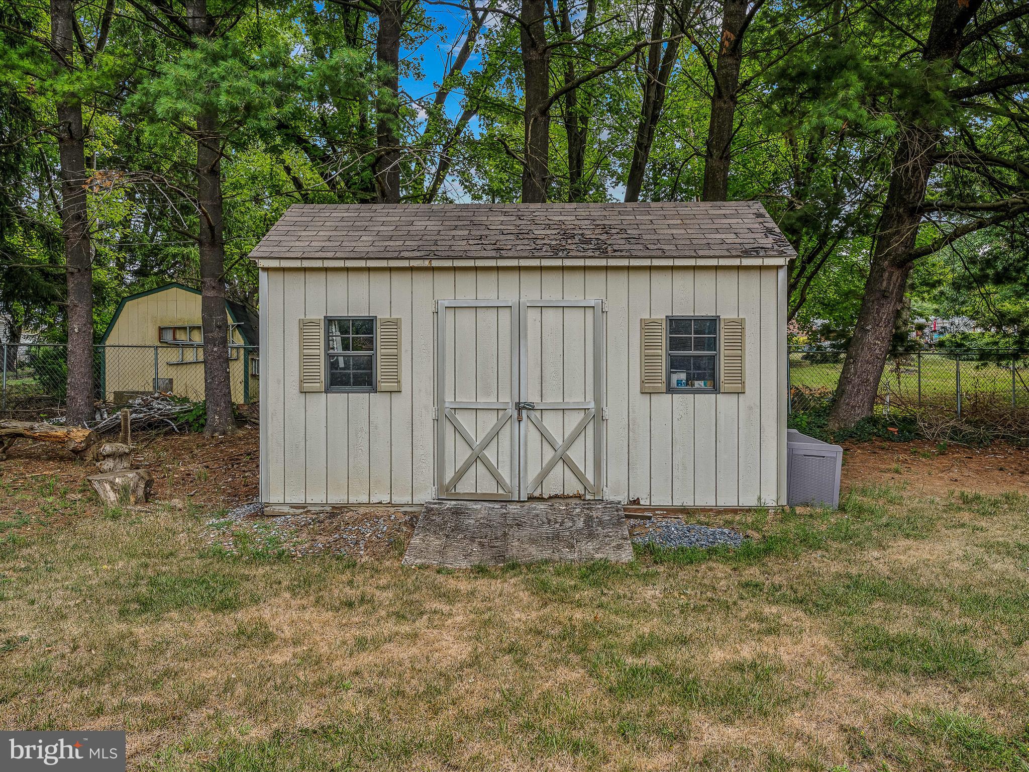 MEADOWBROOK - Residential