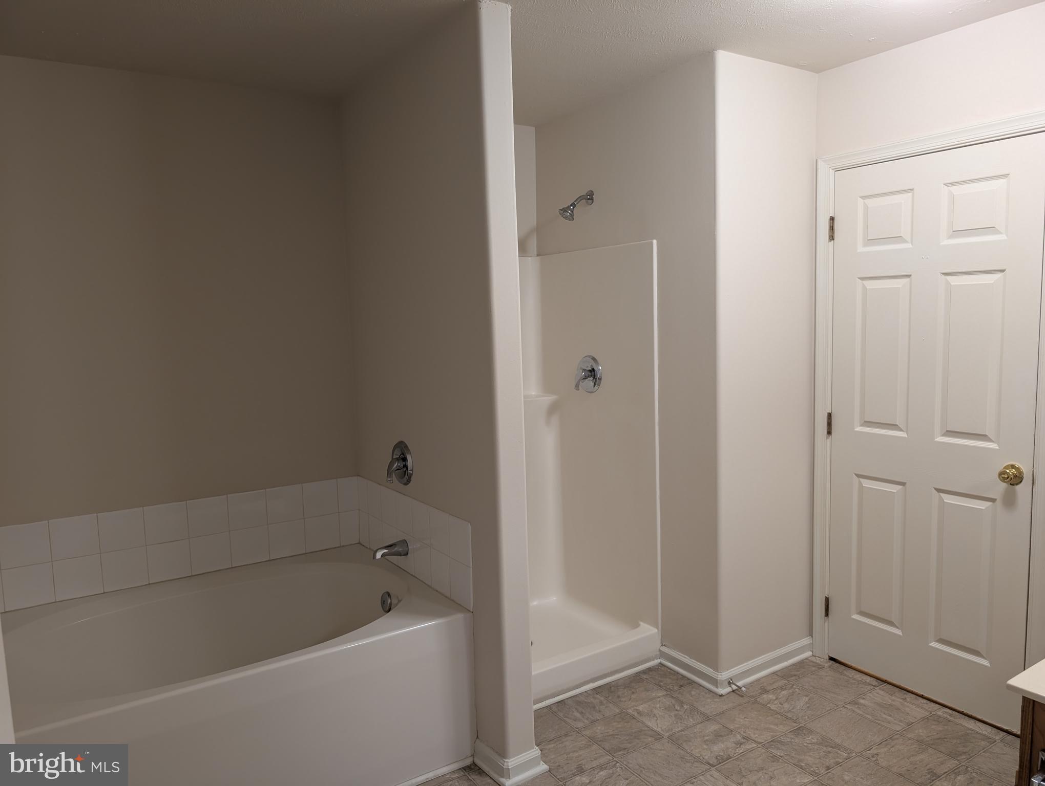 WALNUT HILL - Residential