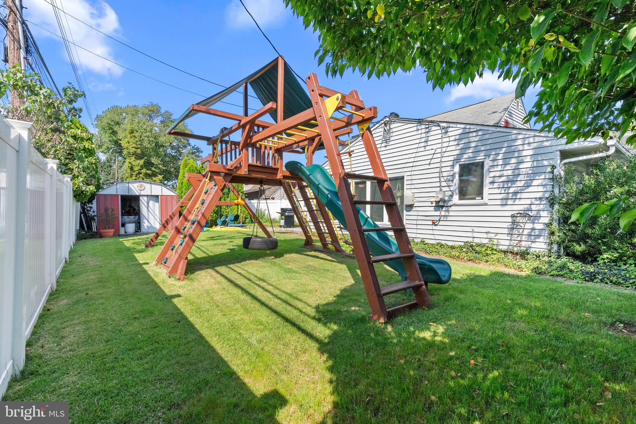TWIN OAKS - Residential