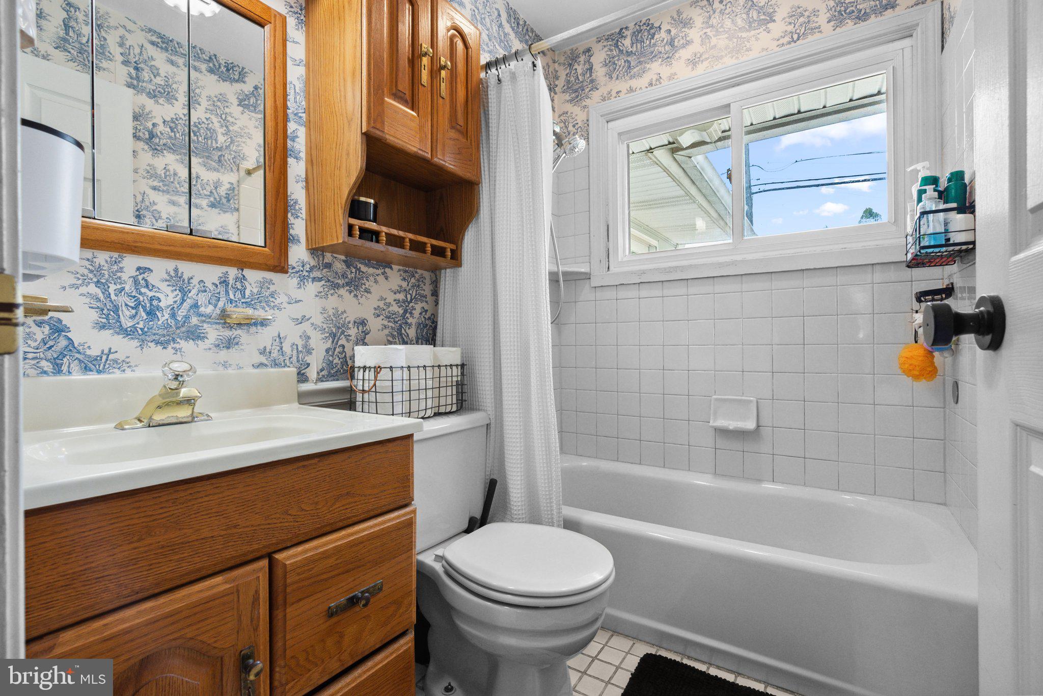 TWIN OAKS - Residential