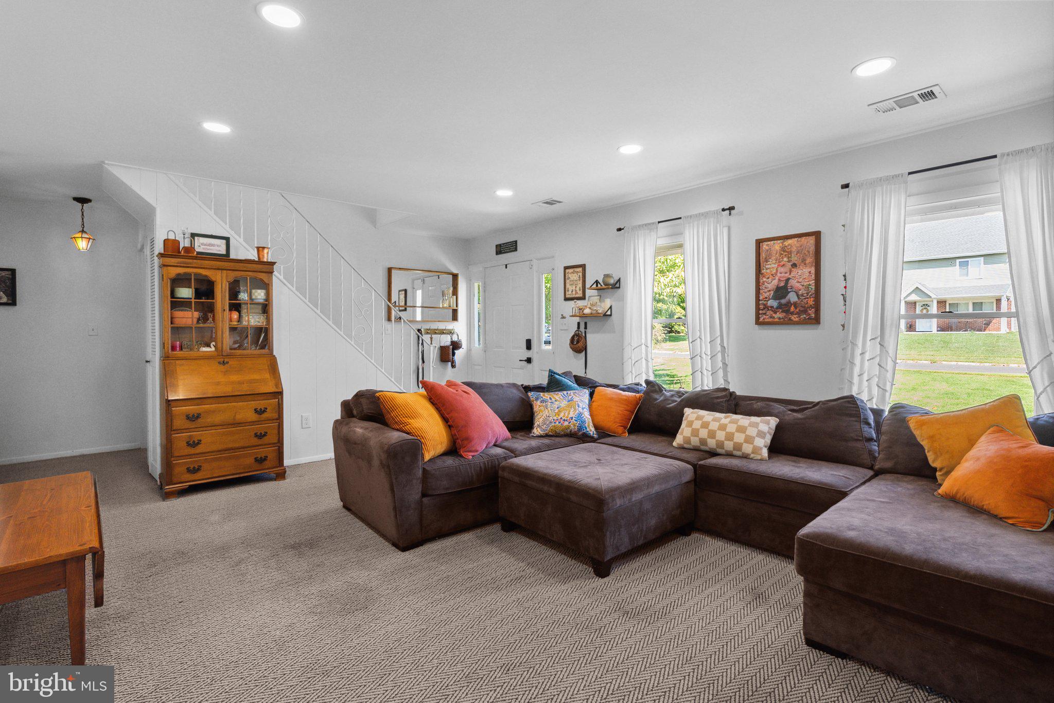 TWIN OAKS - Residential