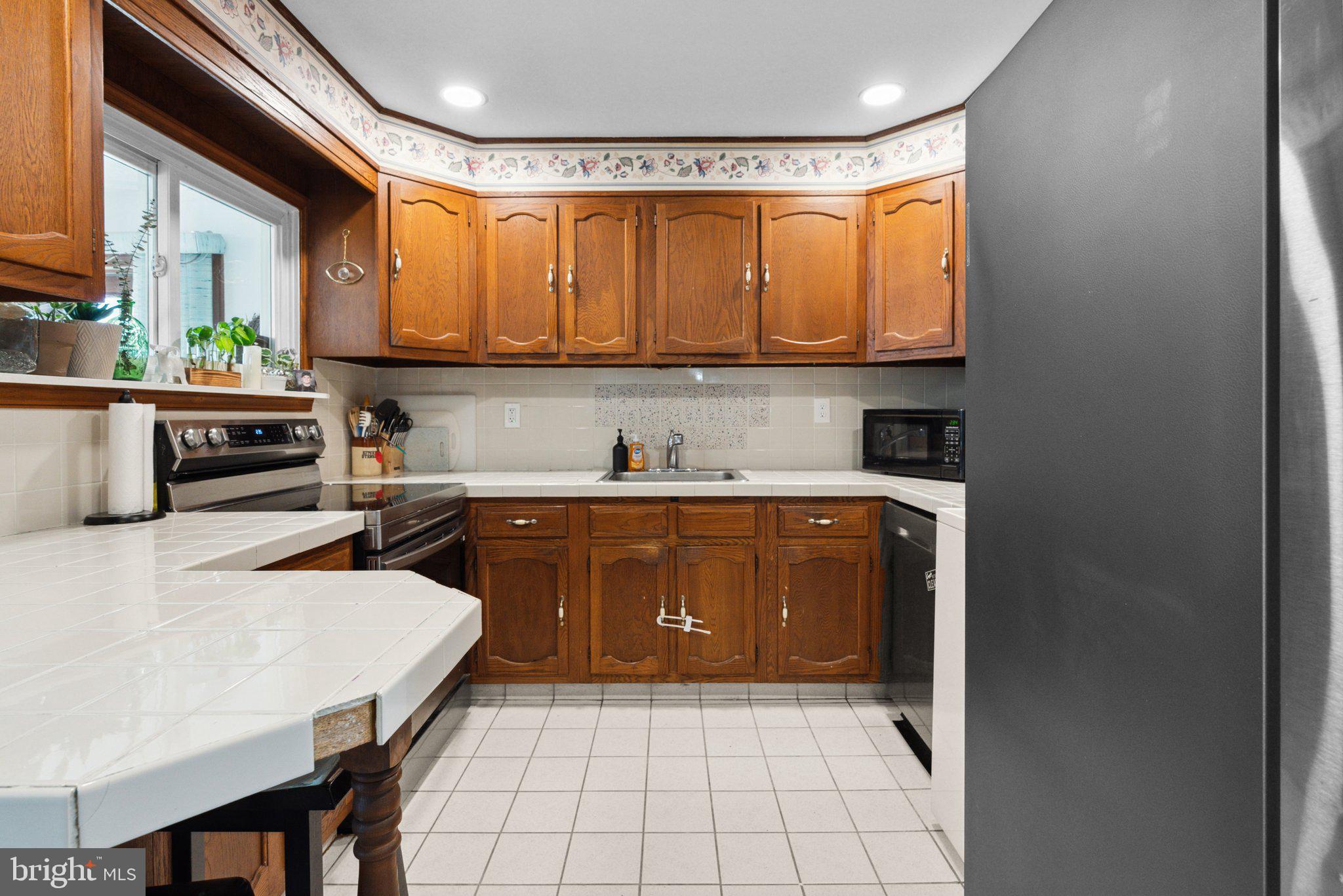 TWIN OAKS - Residential