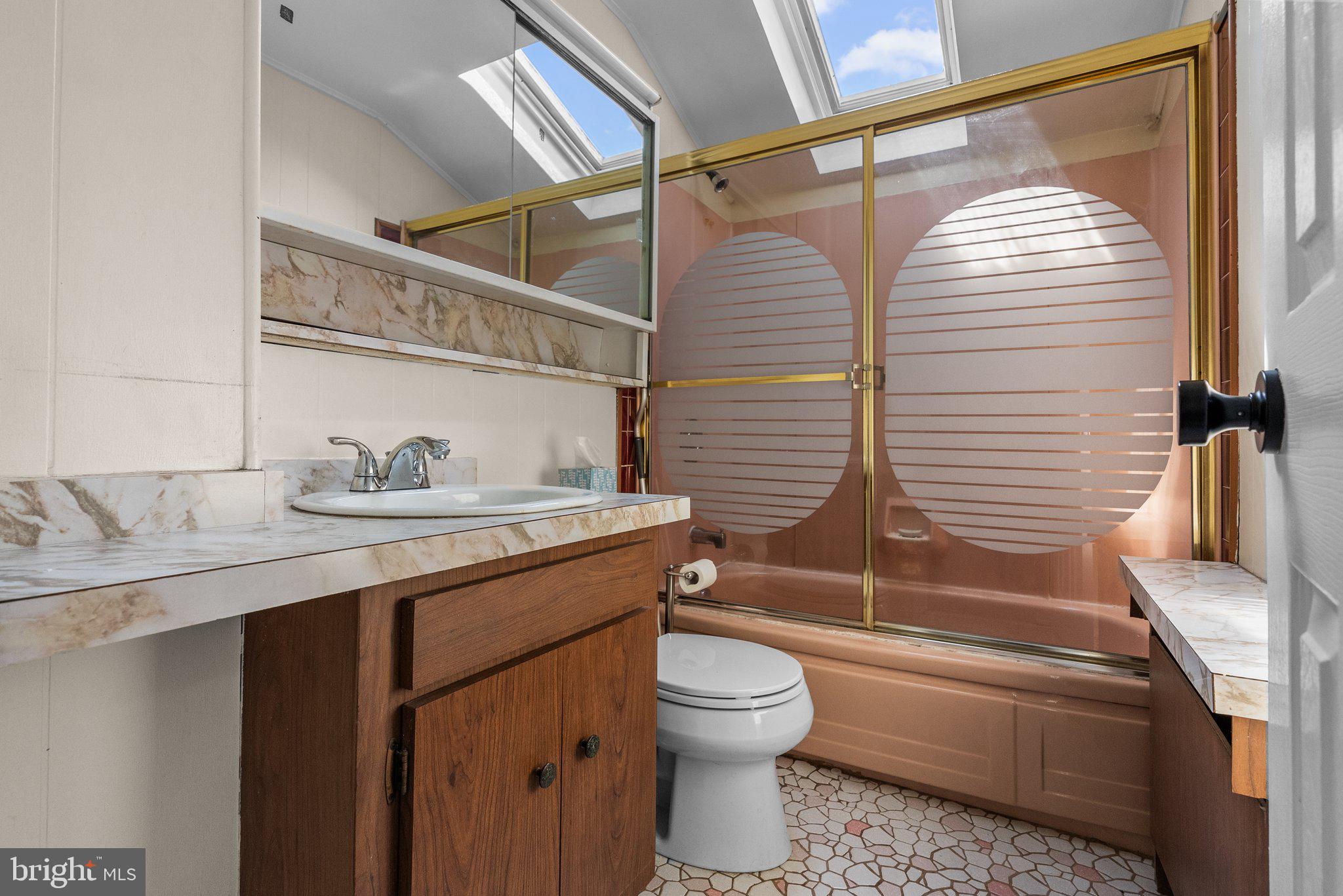 TWIN OAKS - Residential