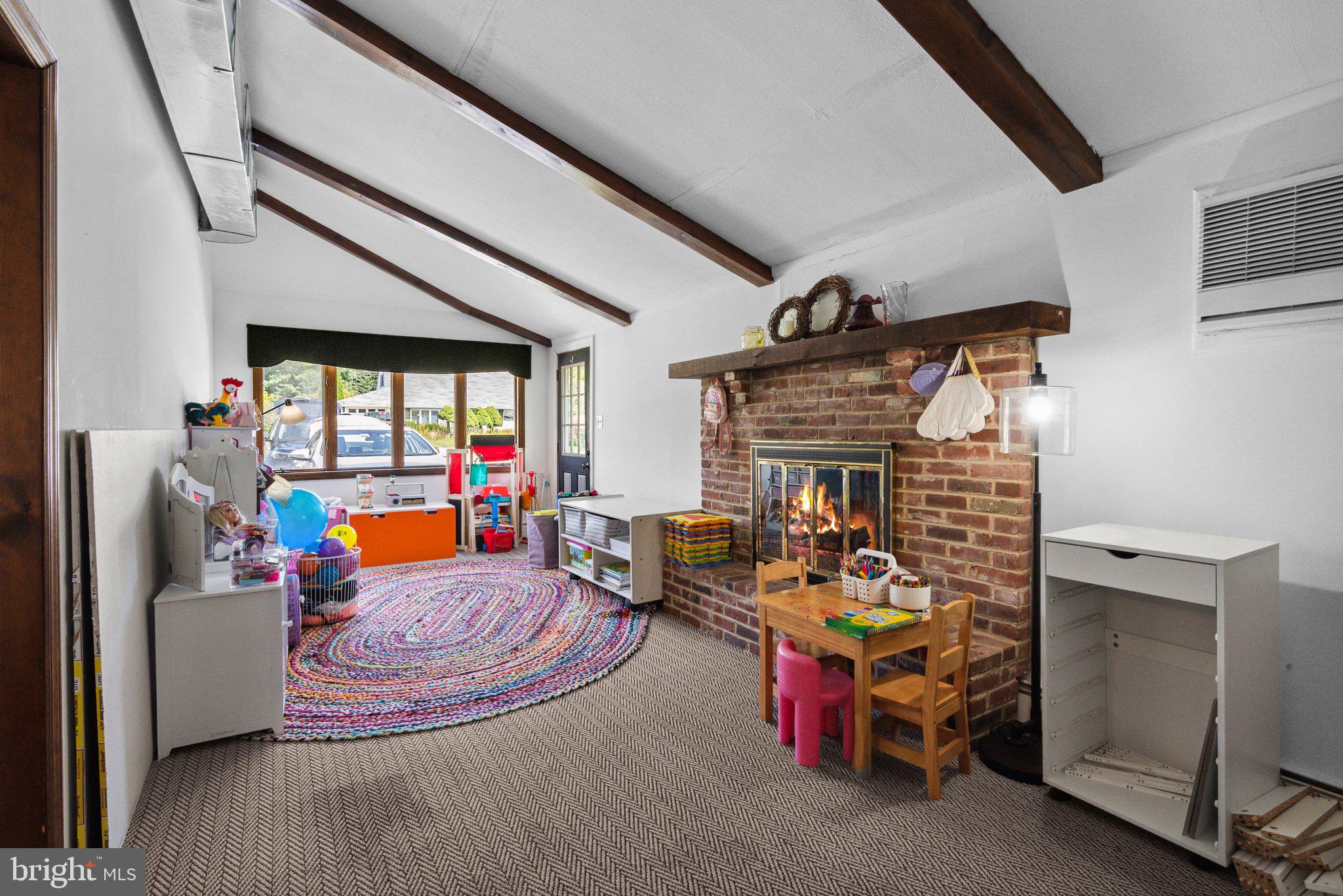 TWIN OAKS - Residential