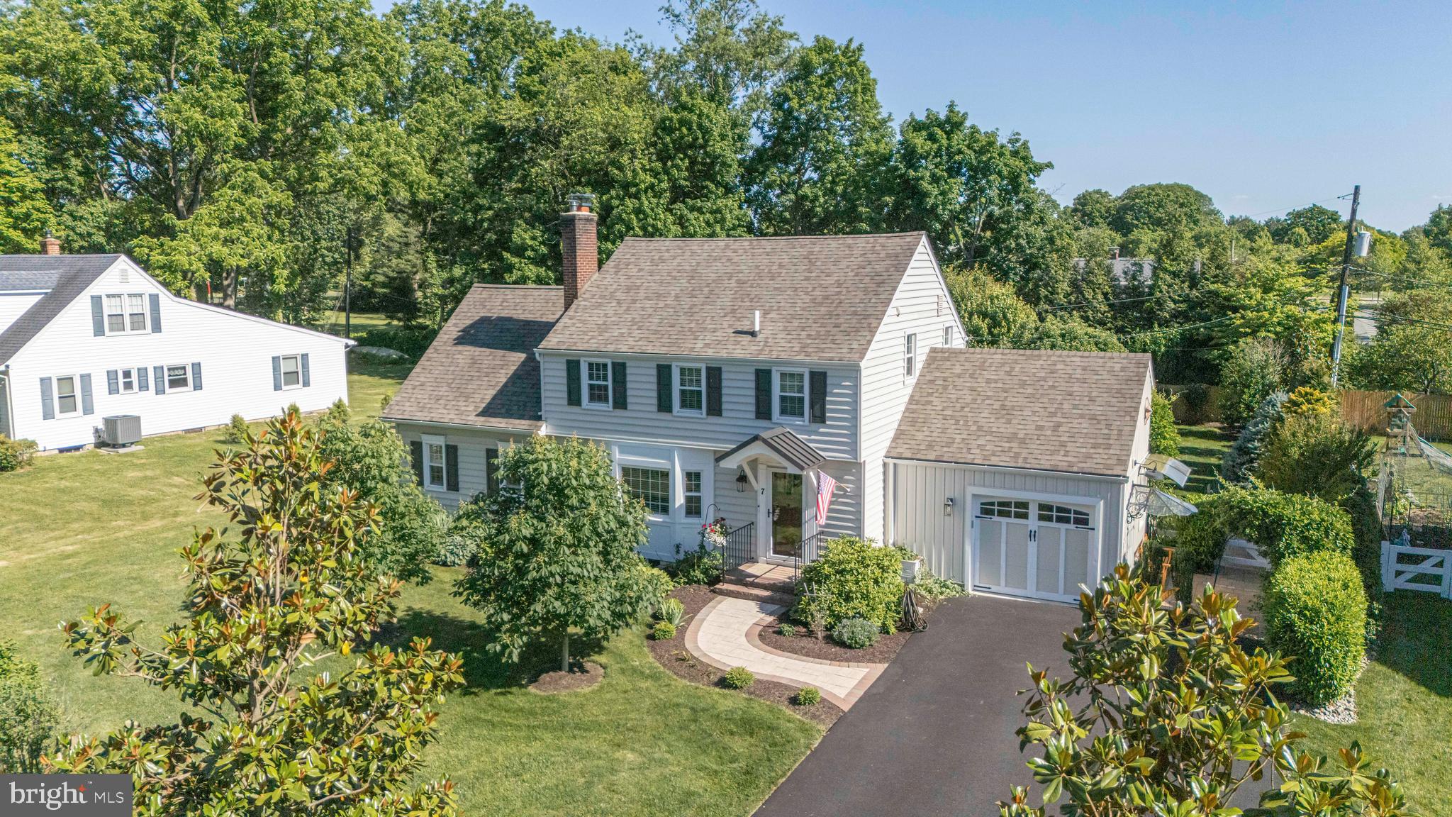7 COLONIAL RIDGE DRIVE