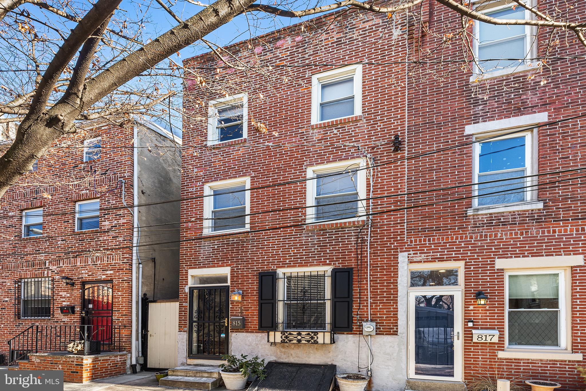QUEEN VILLAGE - Residential