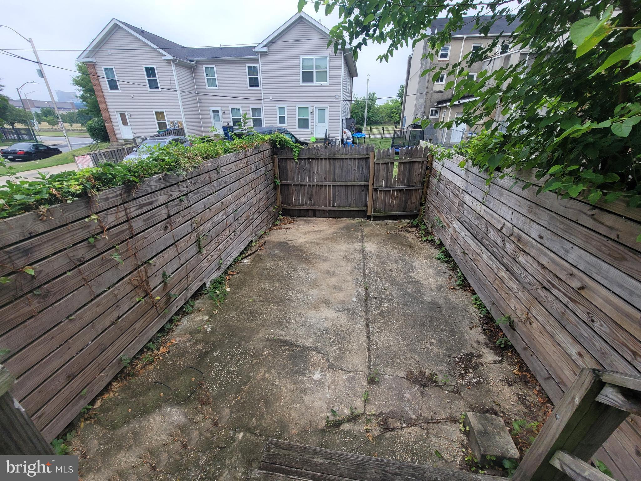 905 BENNETT PLACE