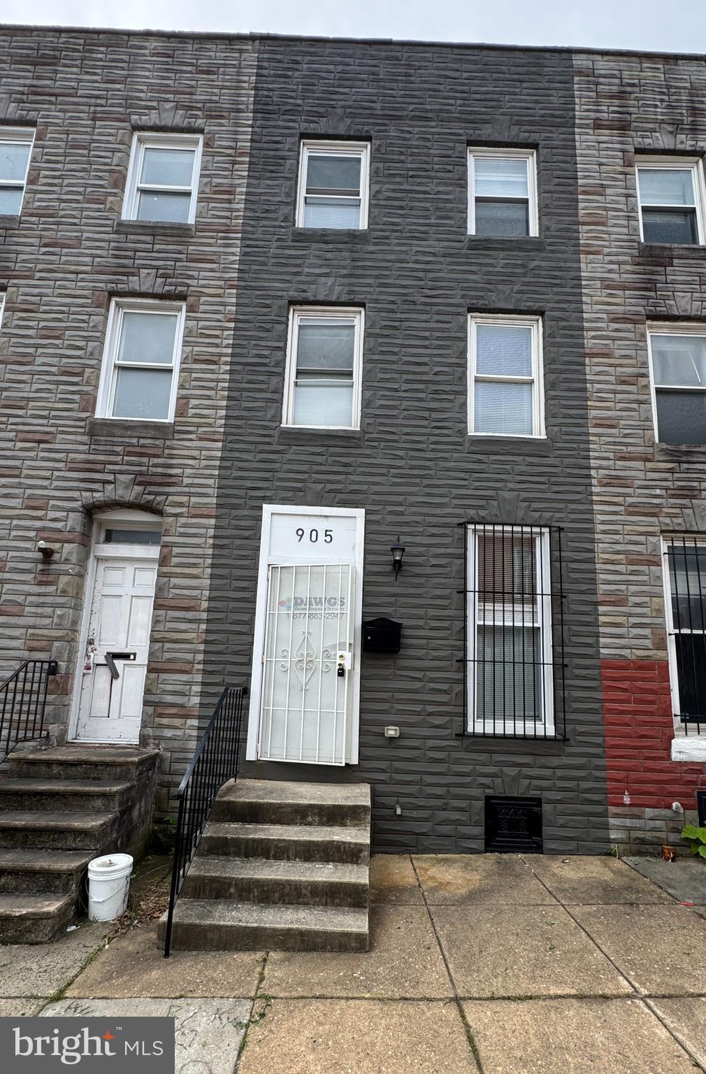 905 BENNETT PLACE
