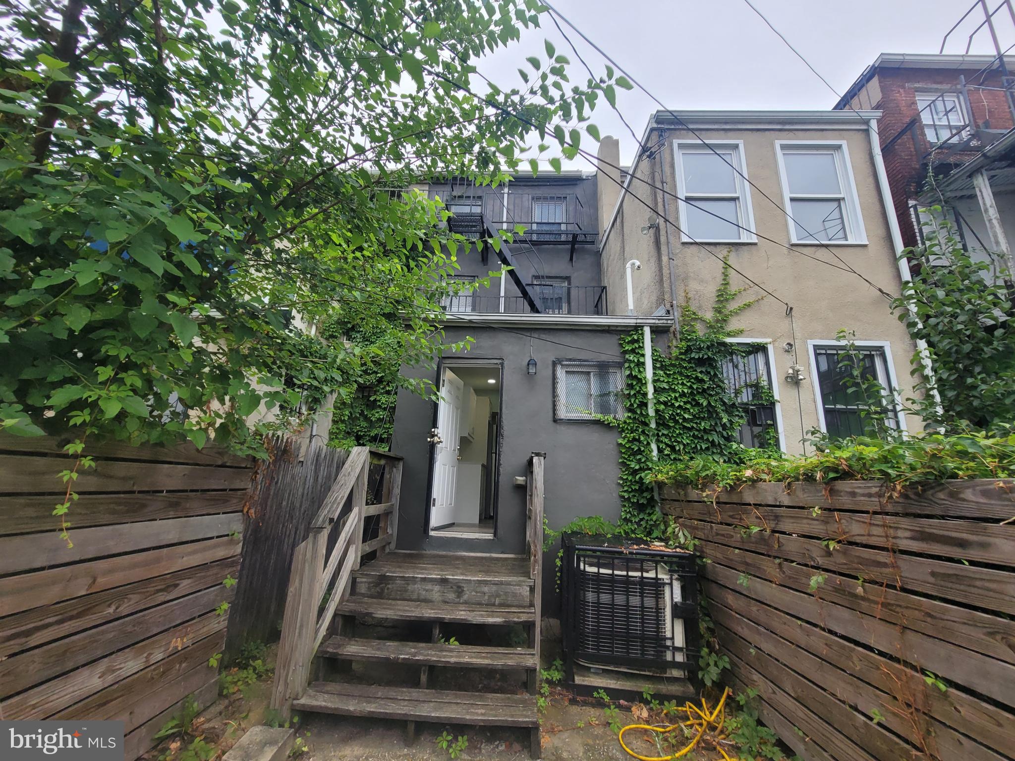 905 BENNETT PLACE