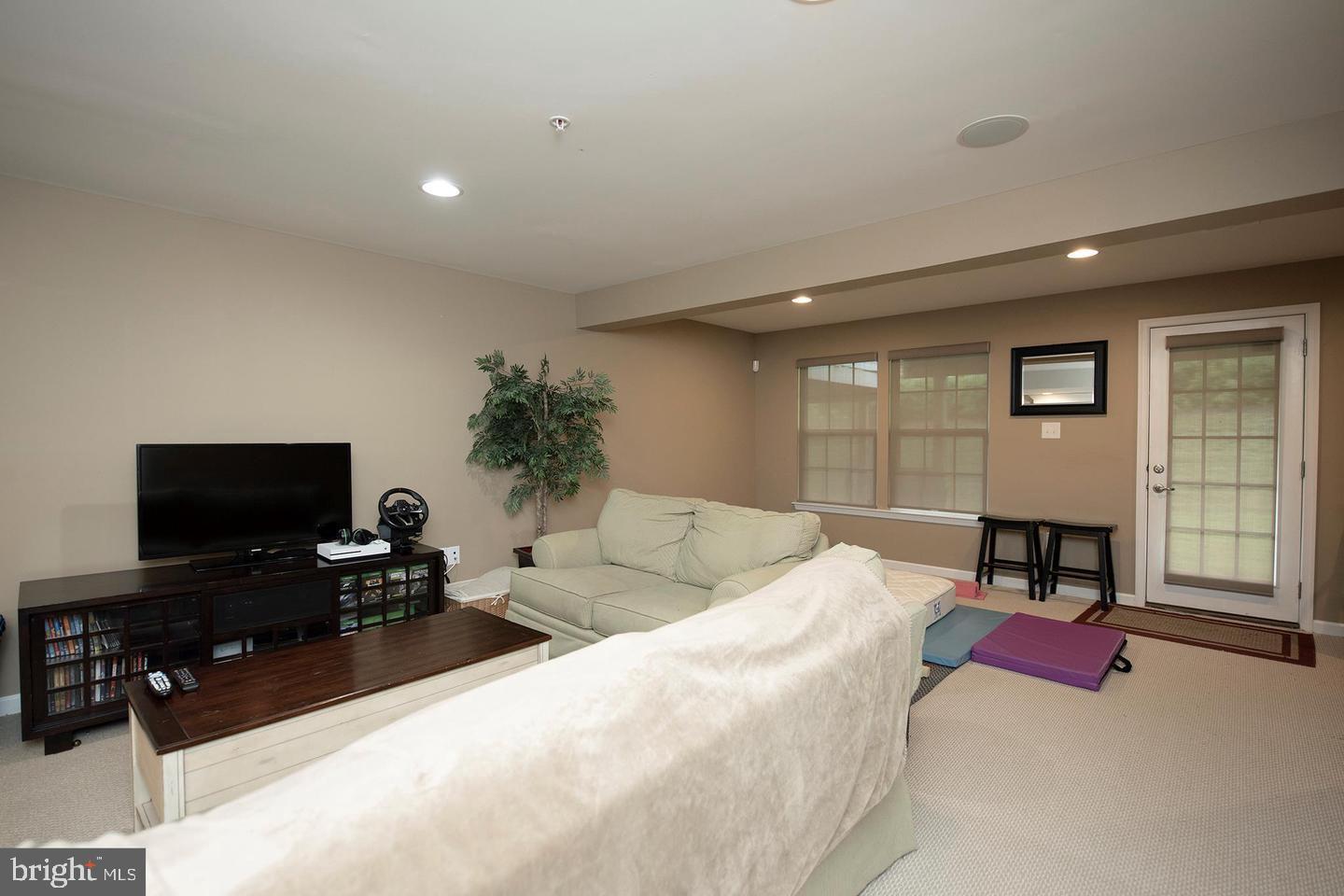 FILLMORE VILLAGE - Residential Lease