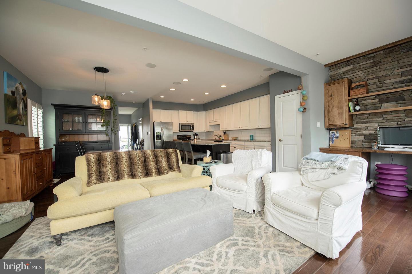 FILLMORE VILLAGE - Residential Lease