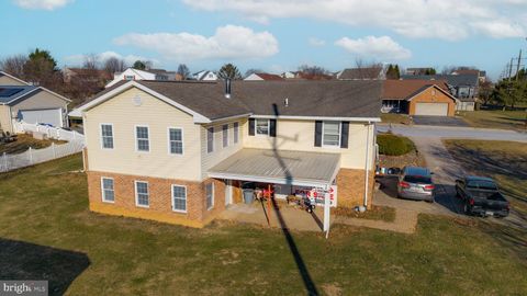 408 CAROLLE ST GREENCASTLE PA 17225