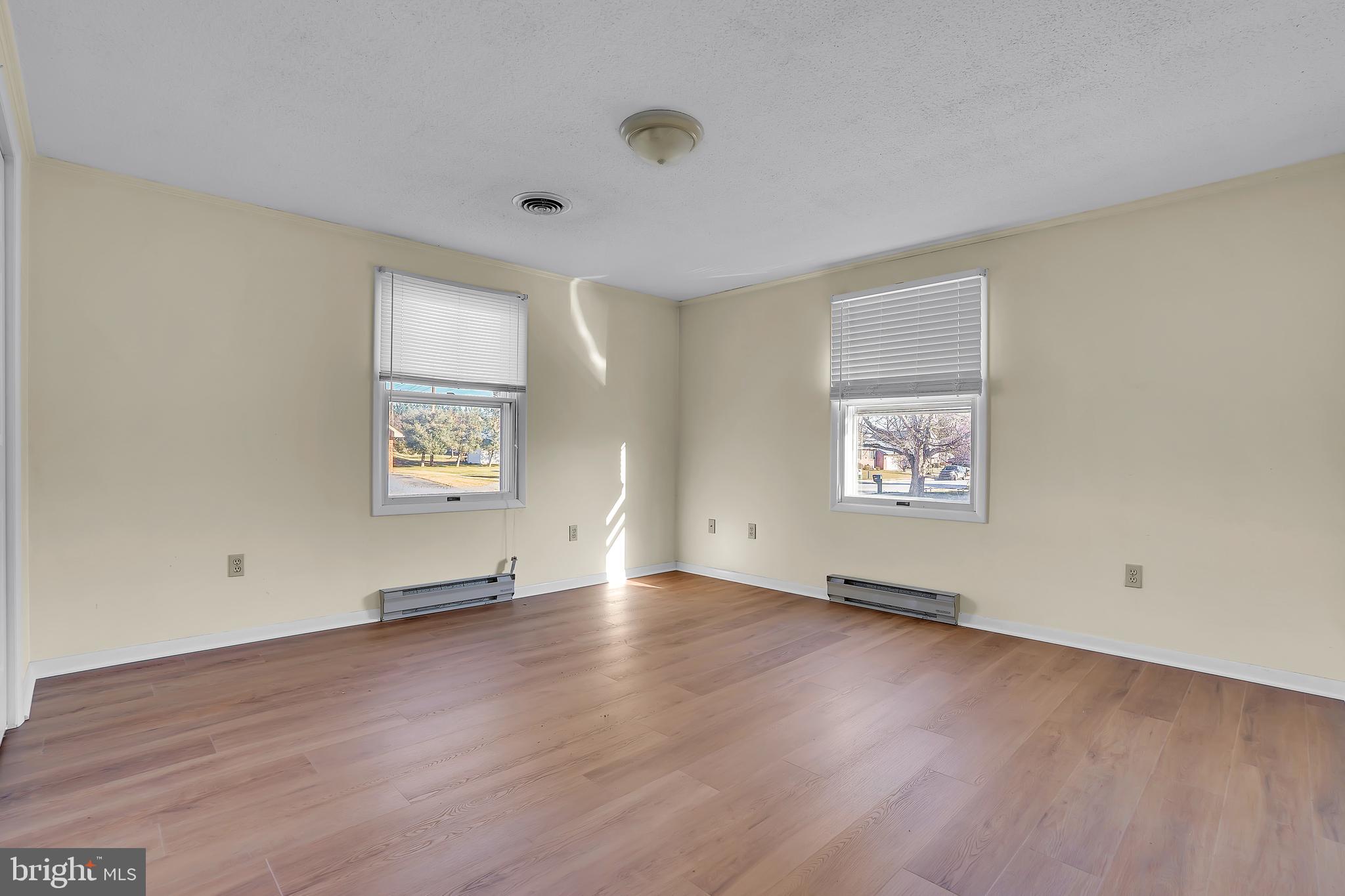 TOWN AND COUNTRY - Residential