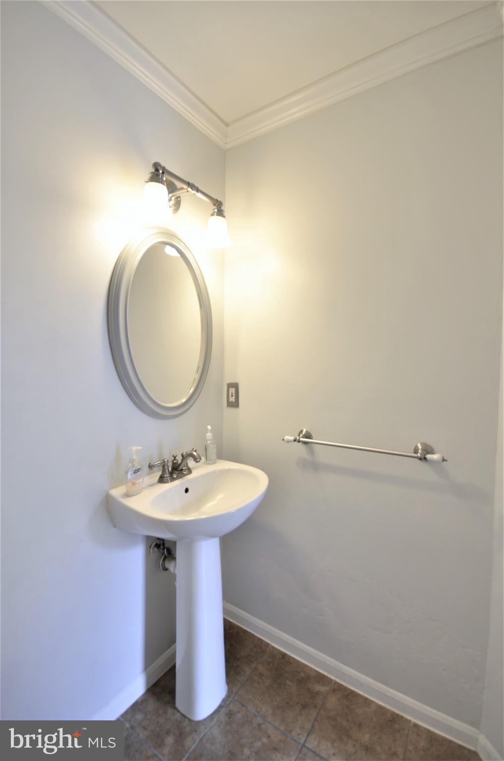 GABLES AT GUNSTON - Residential Lease