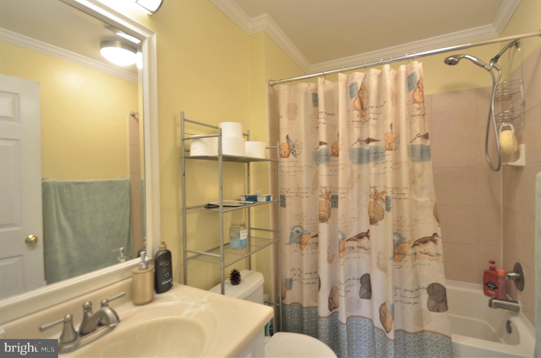 GABLES AT GUNSTON - Residential Lease