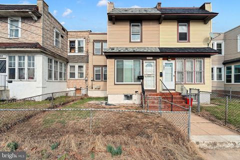 Townhouse For Sale - 830 N 32nd Street<br/> CAMDEN, NJ 08105
