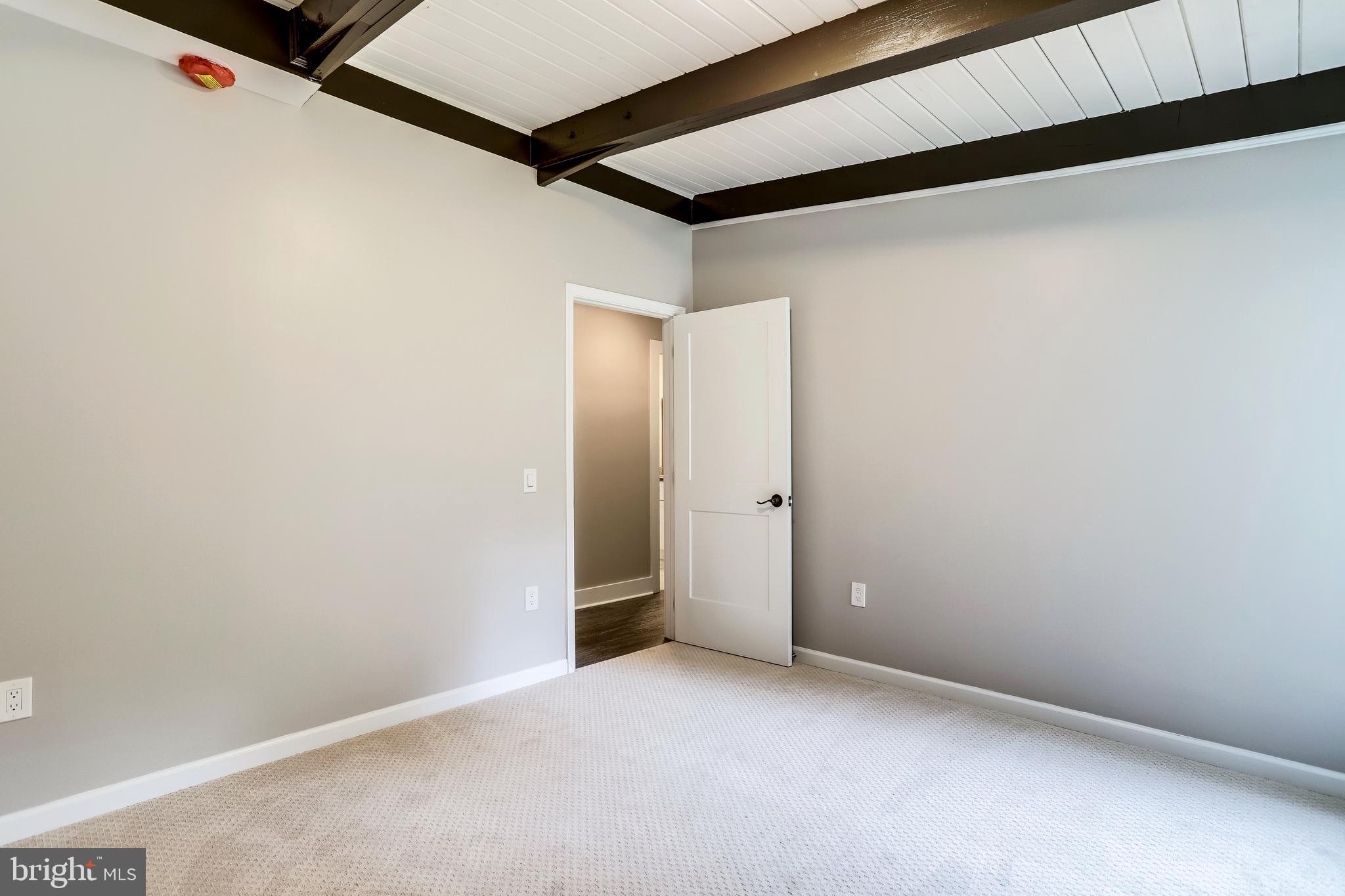 PINE SPRING - Residential