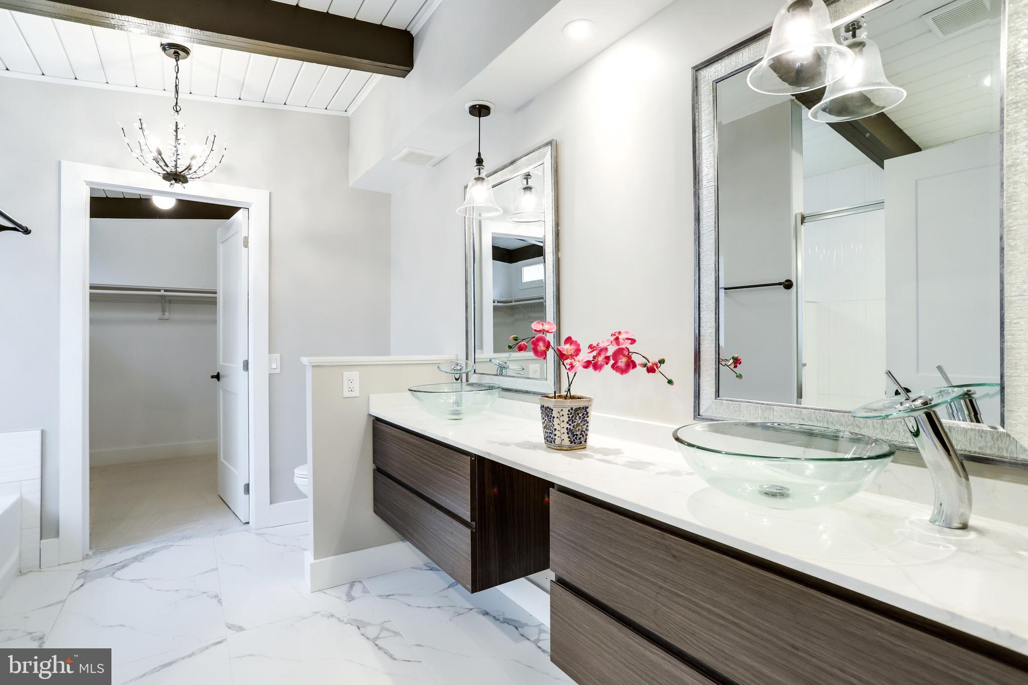 PINE SPRING - Residential