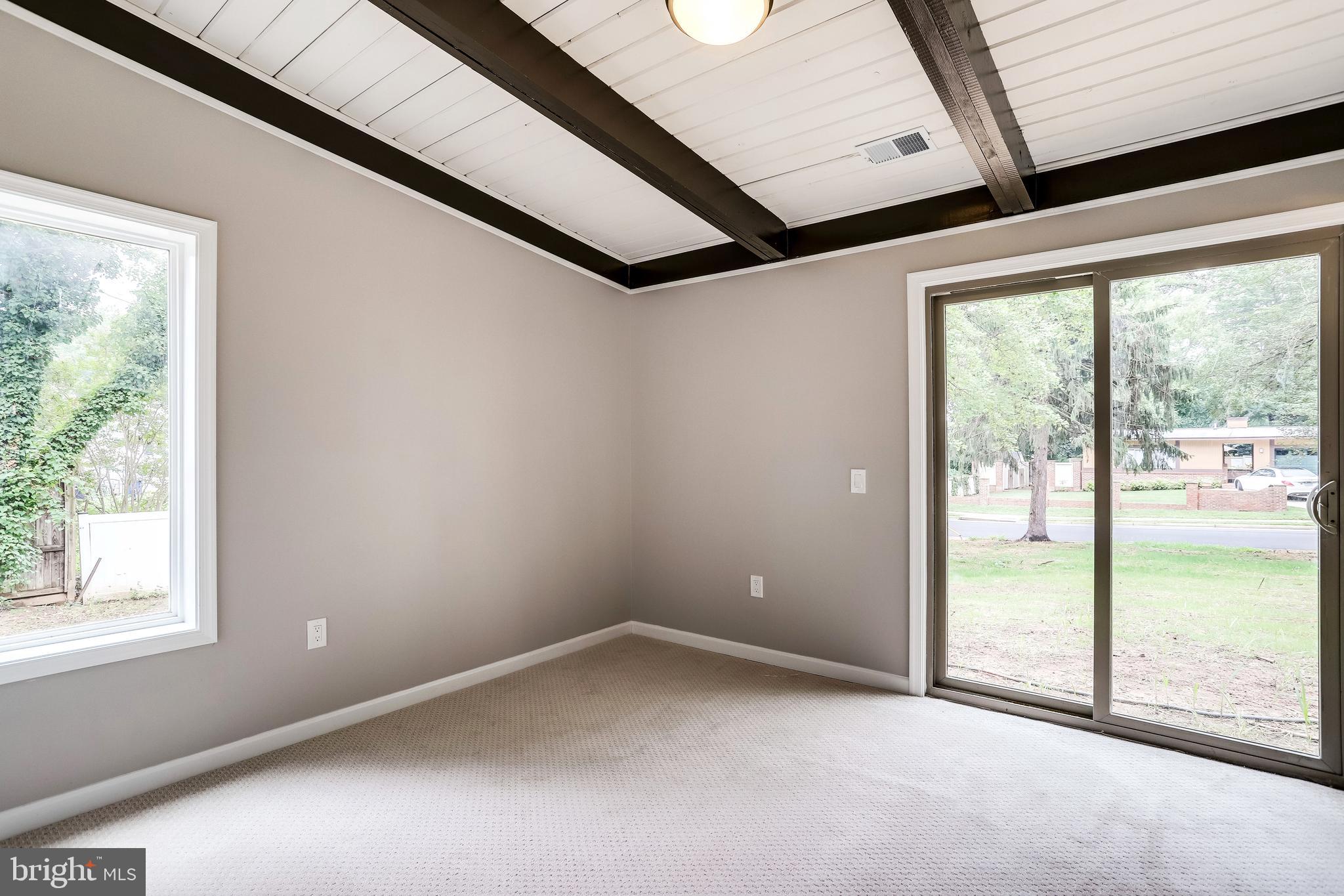 PINE SPRING - Residential