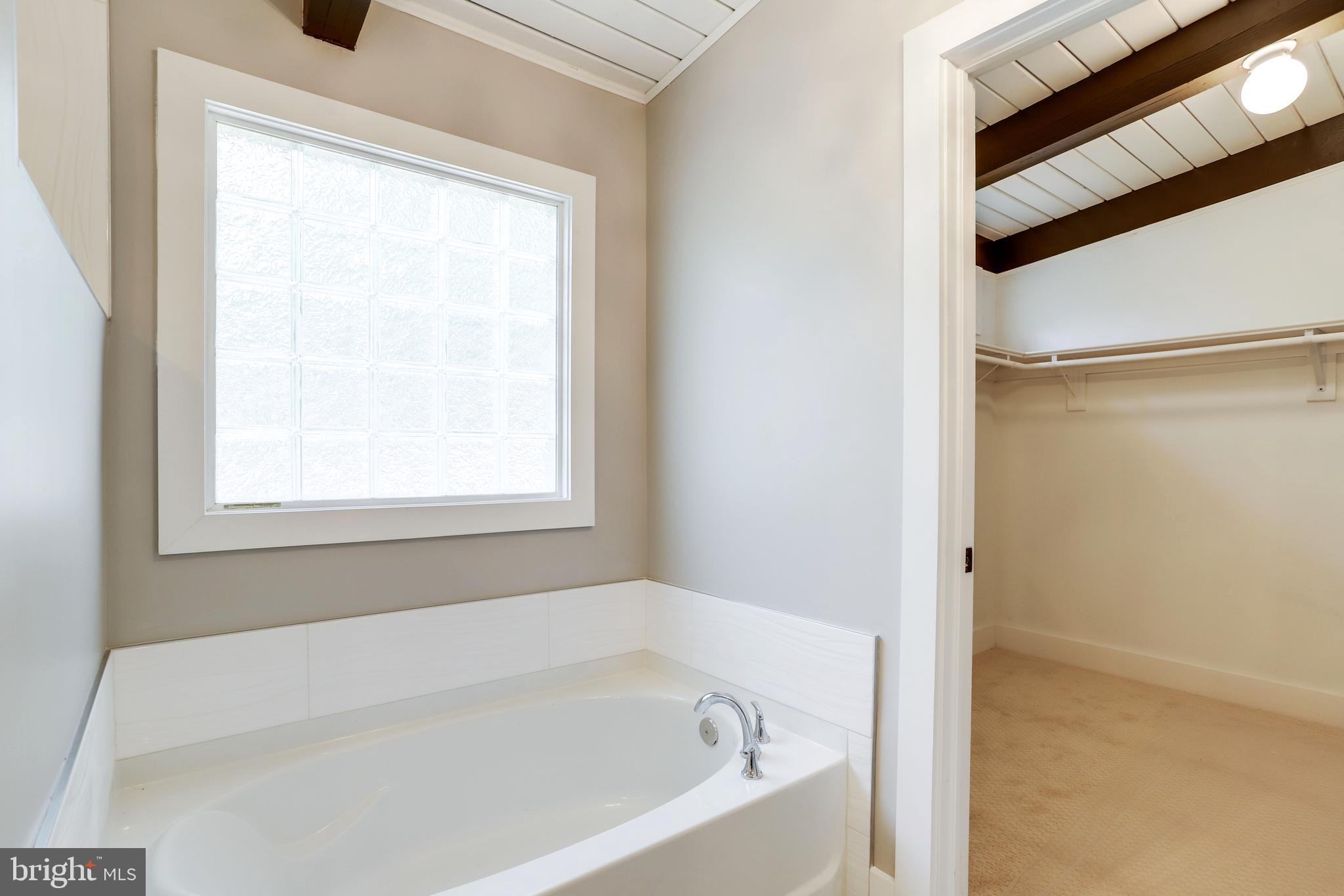 PINE SPRING - Residential