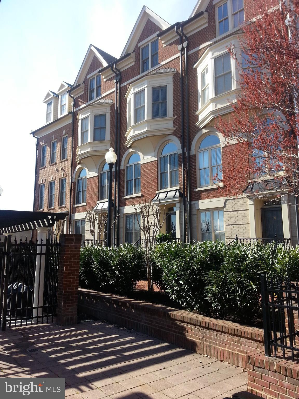 POTOMAC GREENS - Residential Lease